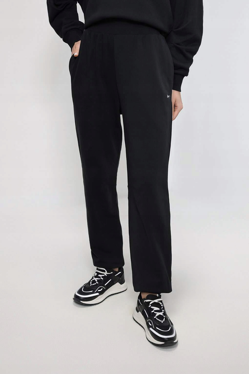 Reebok Dámské Tepláky CL Wde Ft Jogger HS0394 Černé