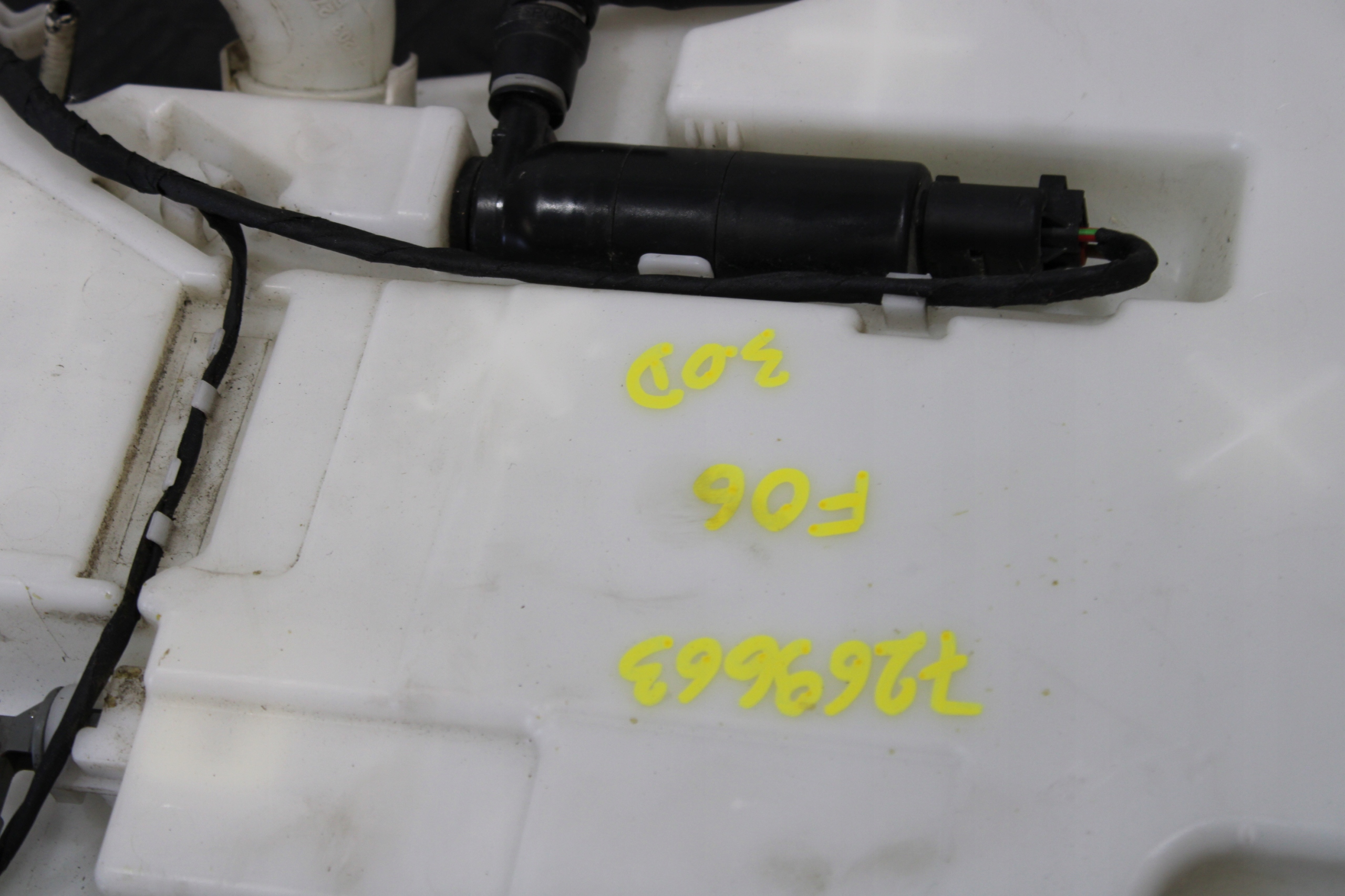 washer fluid tank 7269663 BMW 6 GRAN COUPE F06