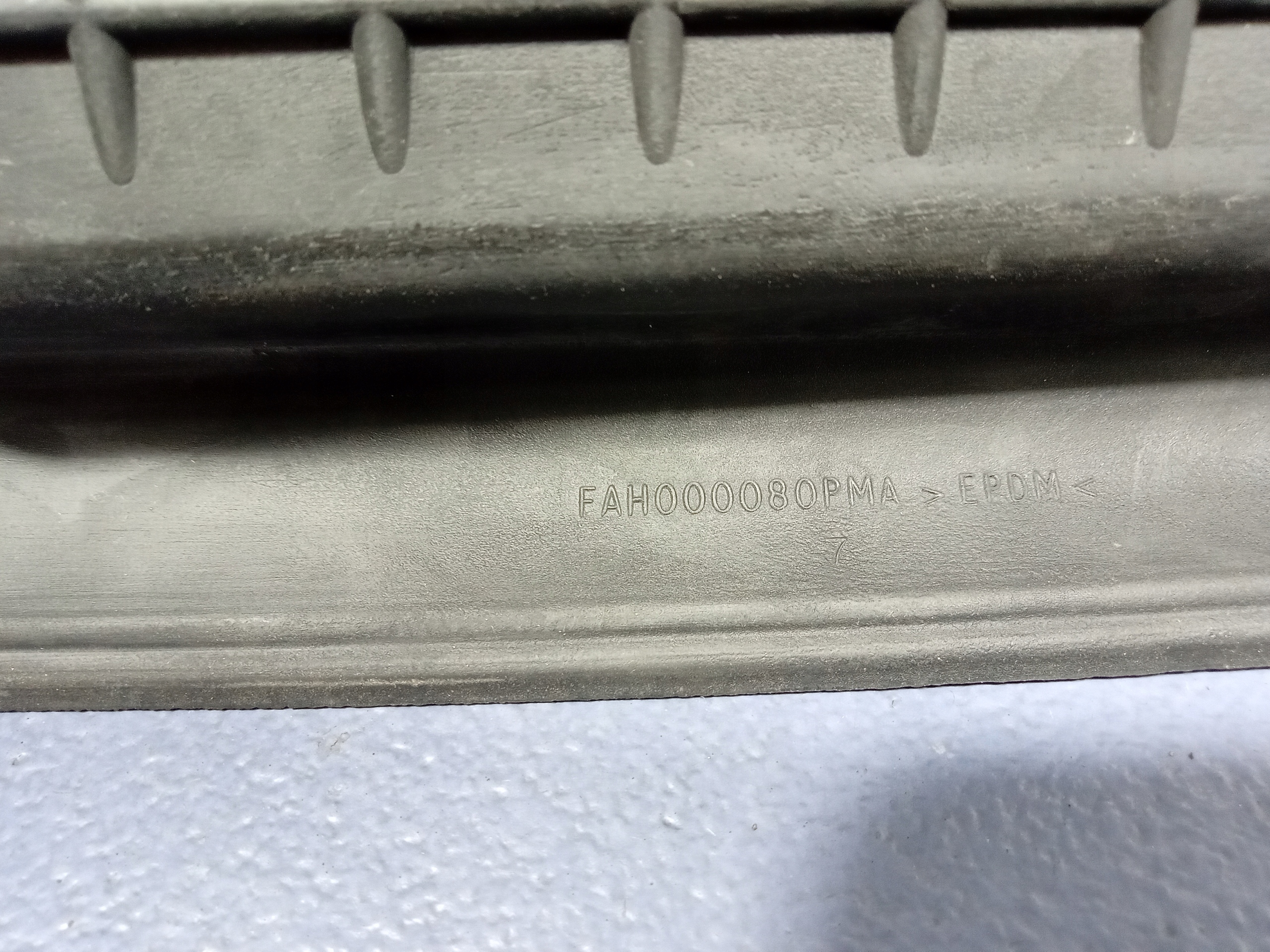 LAND ROVER Freelander I 98- полка европа FAH000080