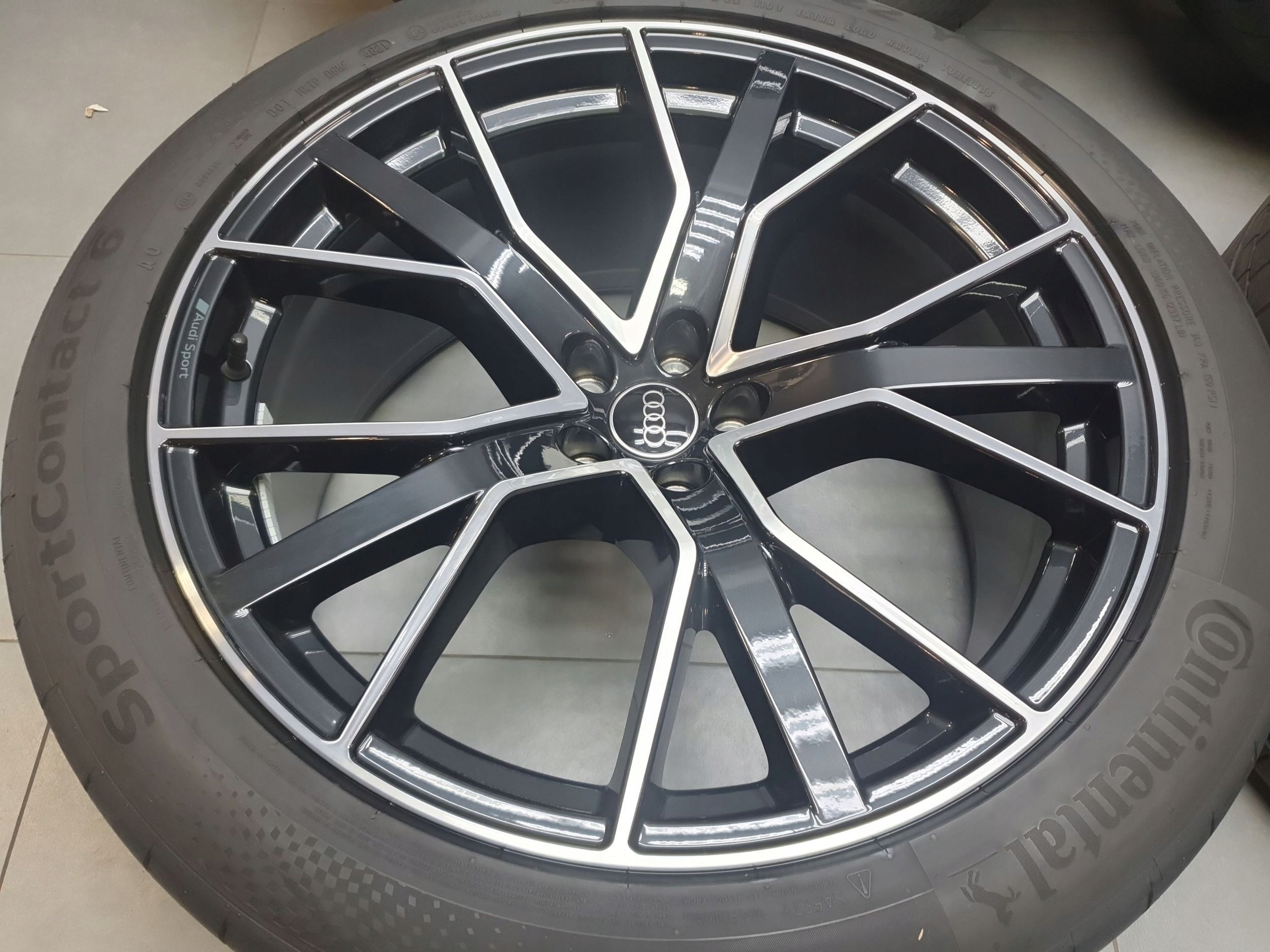Audi Q8 wheels disc 22" 285/40 continental 4M8601025Q et21