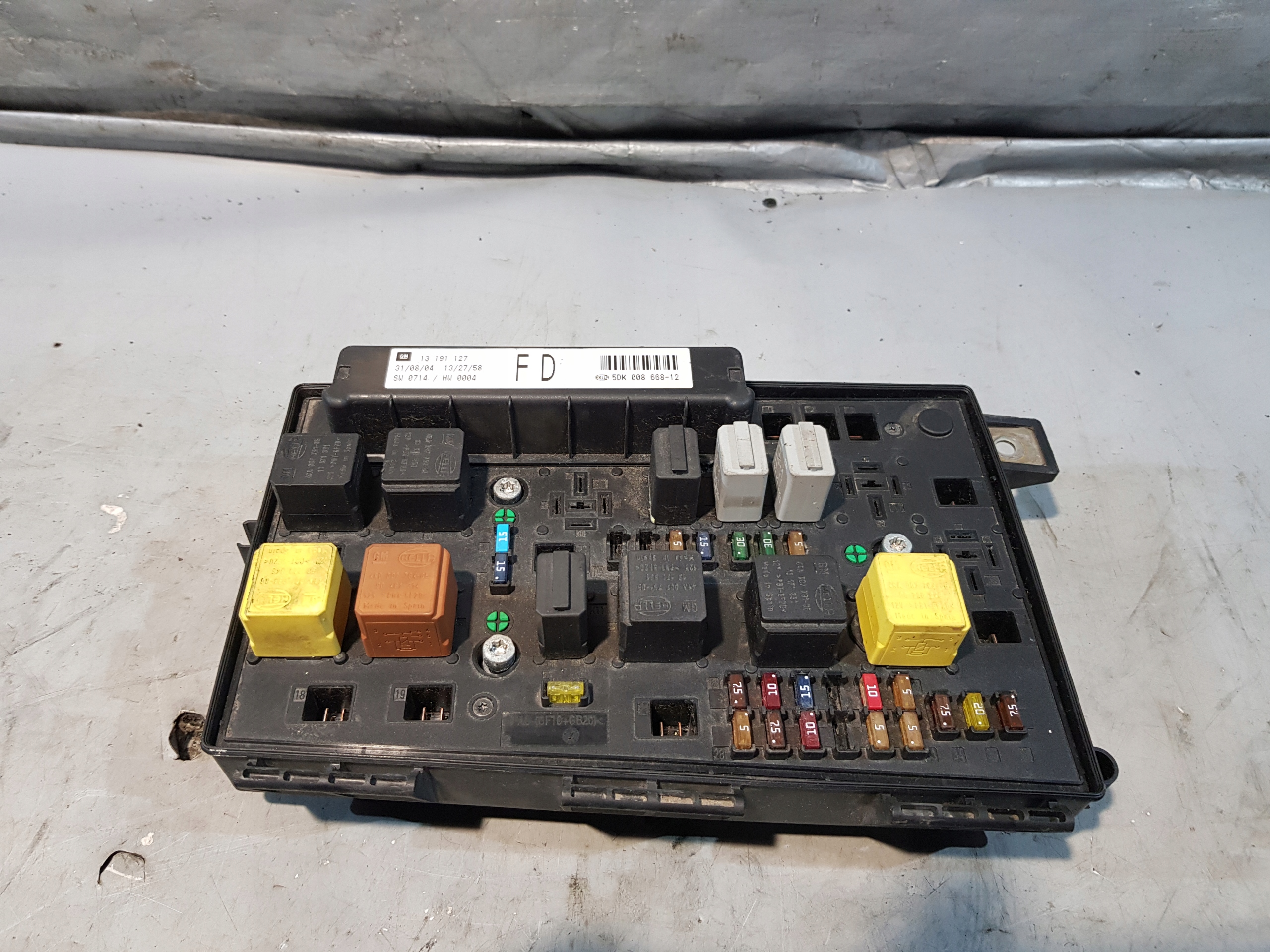 Module fusibles ASTRA H 1.6B 16V 13191127