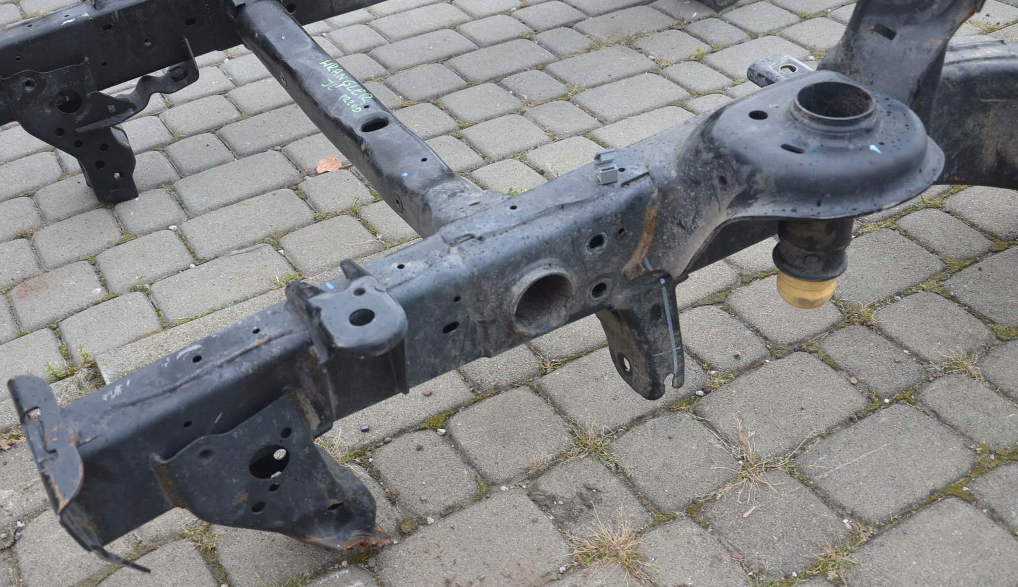 RAMA LEWA CWIARTKA STREFA ZGNIOTU WRANGLER JL 18 Part number 68382863Ab