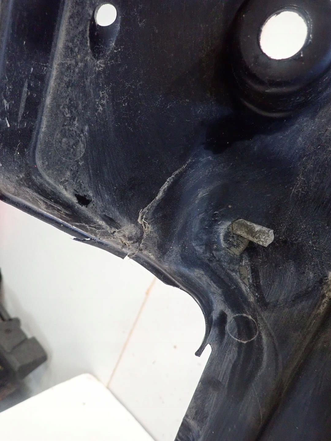 cover chassis left VW SEAT SKODA 5Q0825505F
