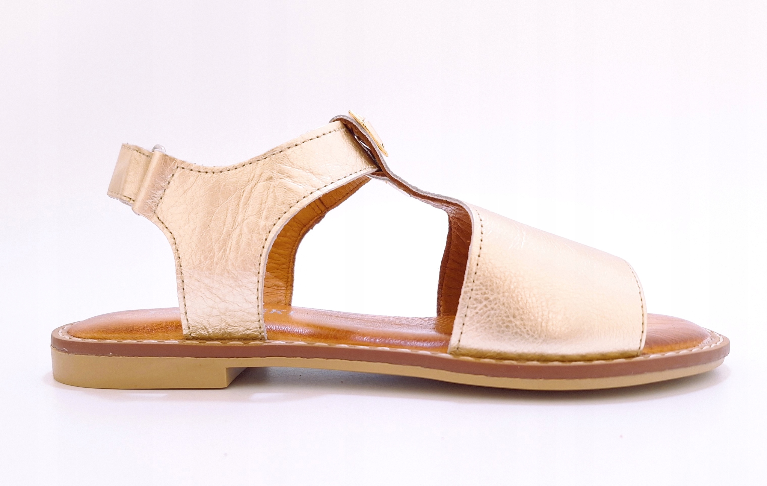 Zlaté dámské sandály na ploché podrážce T.Sokolski L25-163 vel. 38