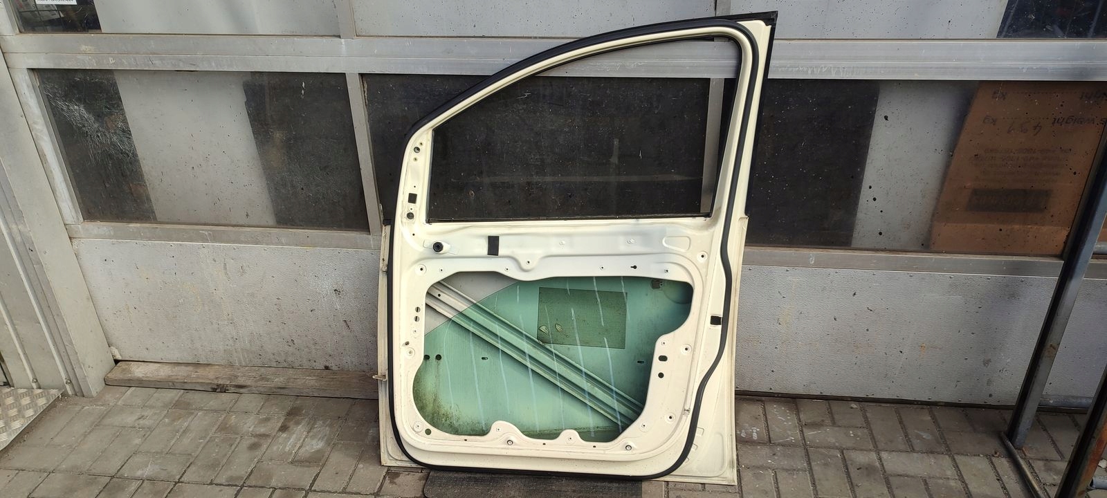 door front front right VW Touran and R115