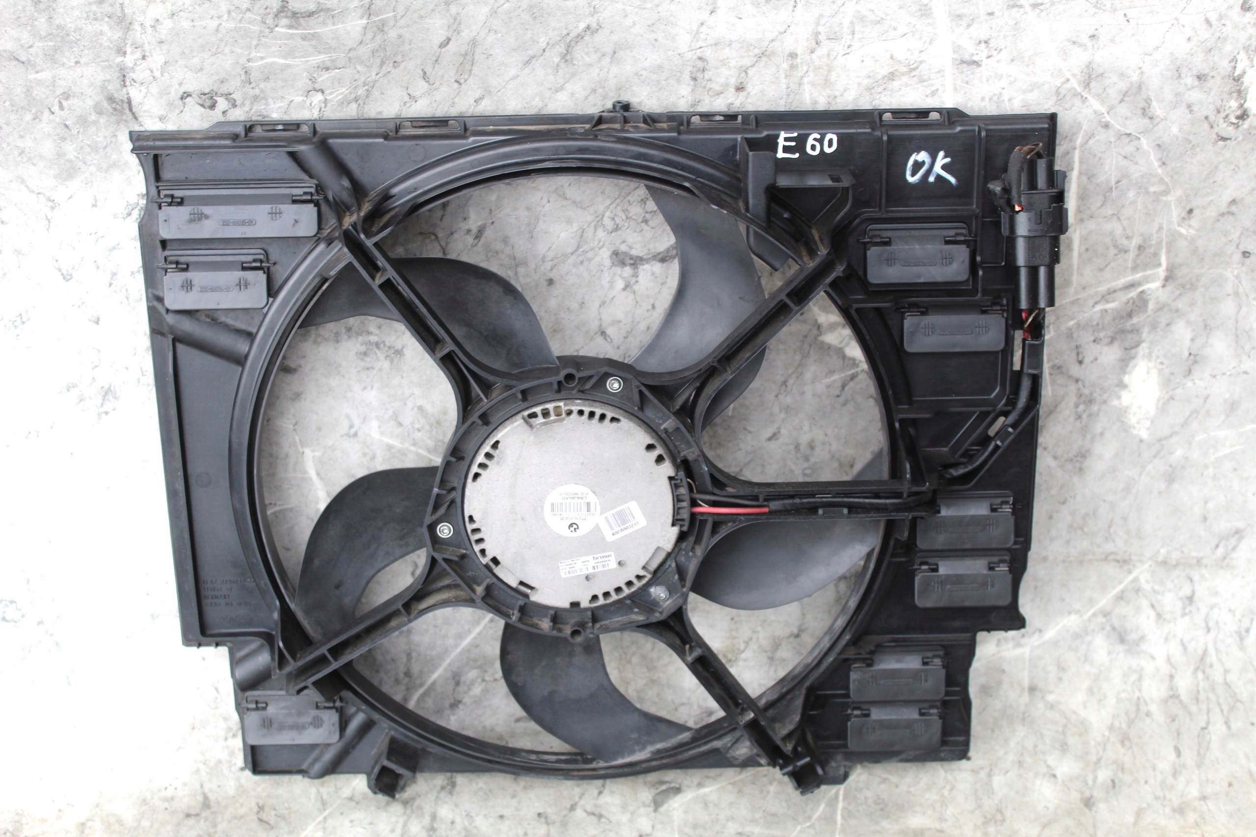 WIATRAK WENTYLATOR CHŁODNICY BMW E60 E61 2.0D 3.0D