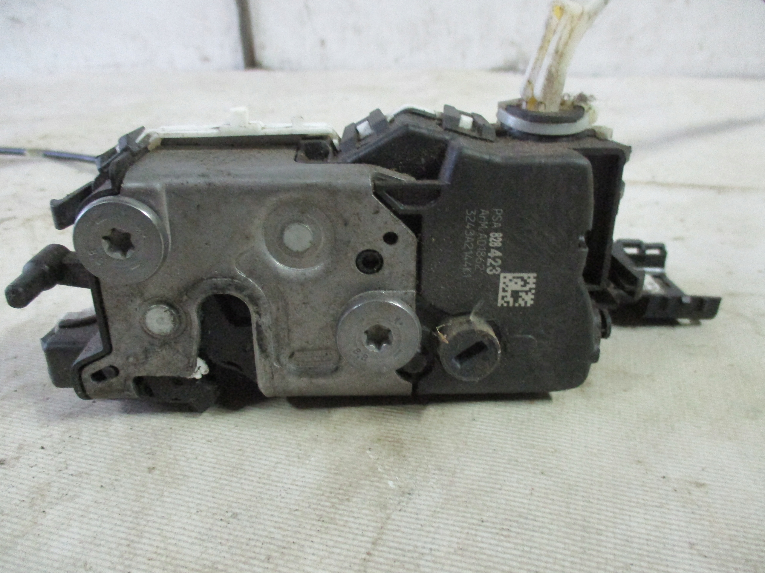 lock right rear part door side Berlingo III, Partner III 828423