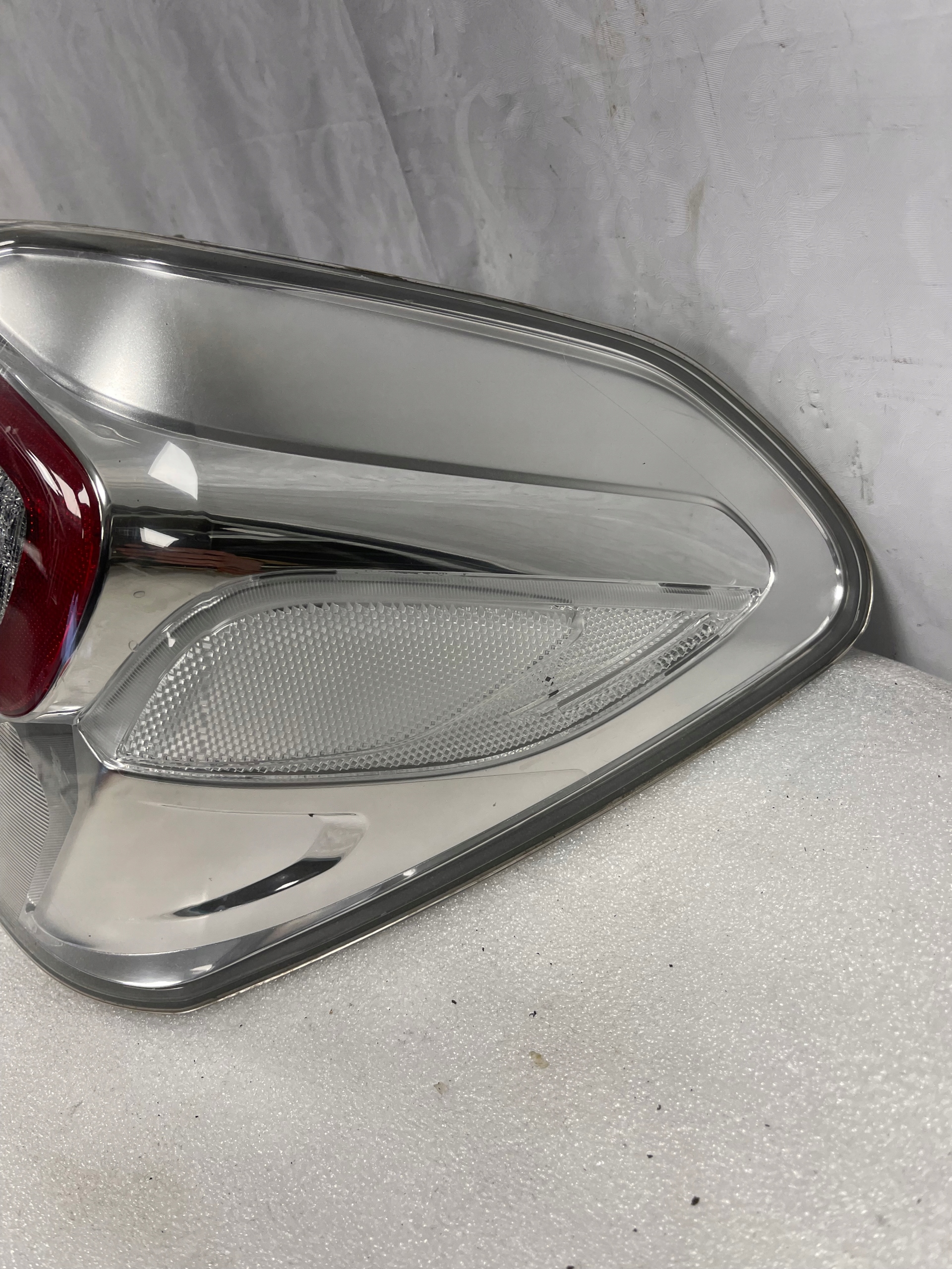 фонарь правый subaru XV РЕСТАЙЛИНГ 16r led OK.