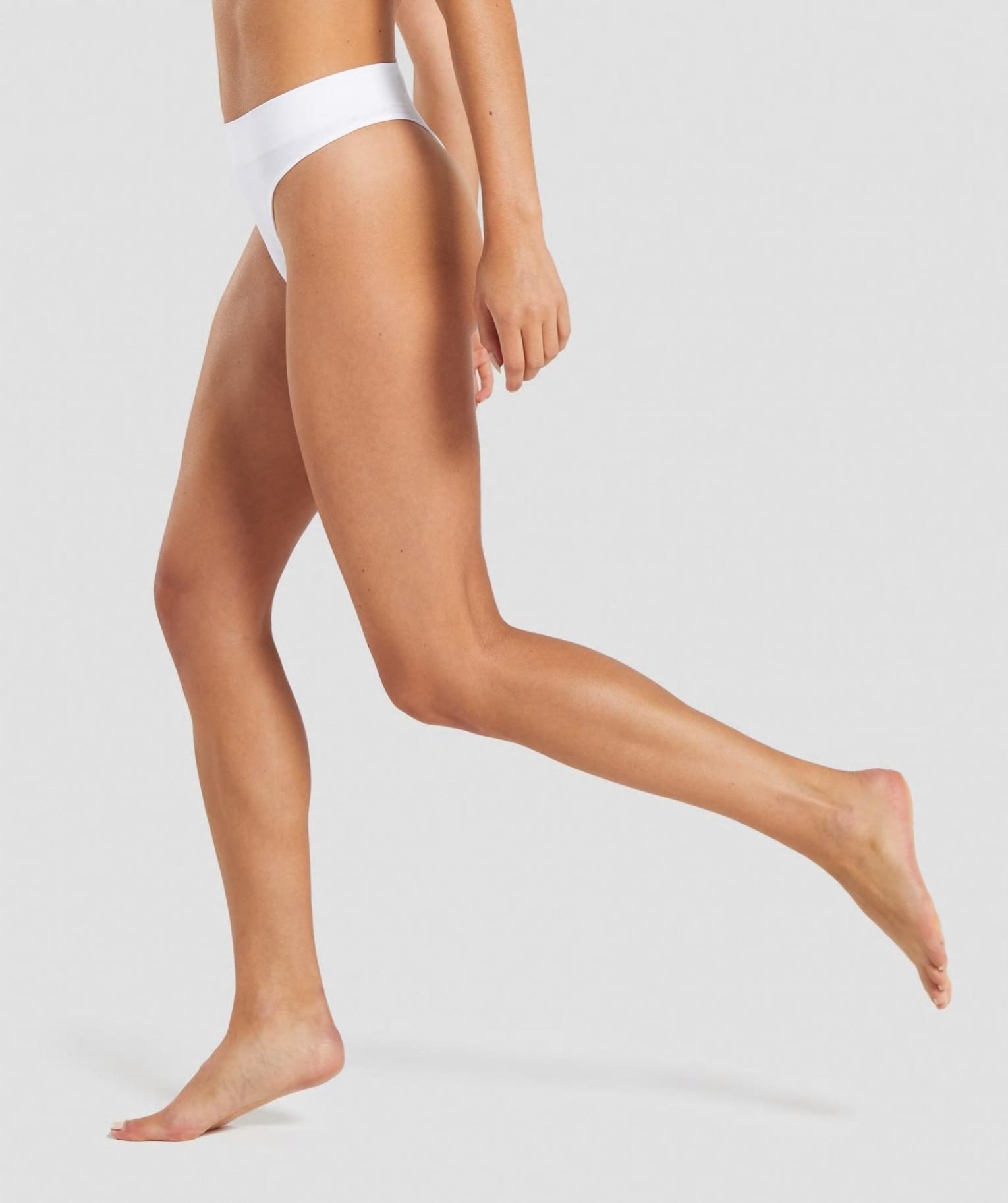 GYMSHARK BIAŁE DAMSKIE STRINGI GŁADKIE LOGO L P7A Kod producenta gluw4530