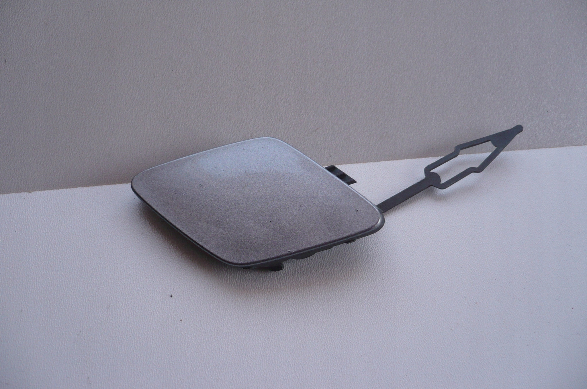 PEUGEOT 208 II 2019 - towing hook cap bumper front