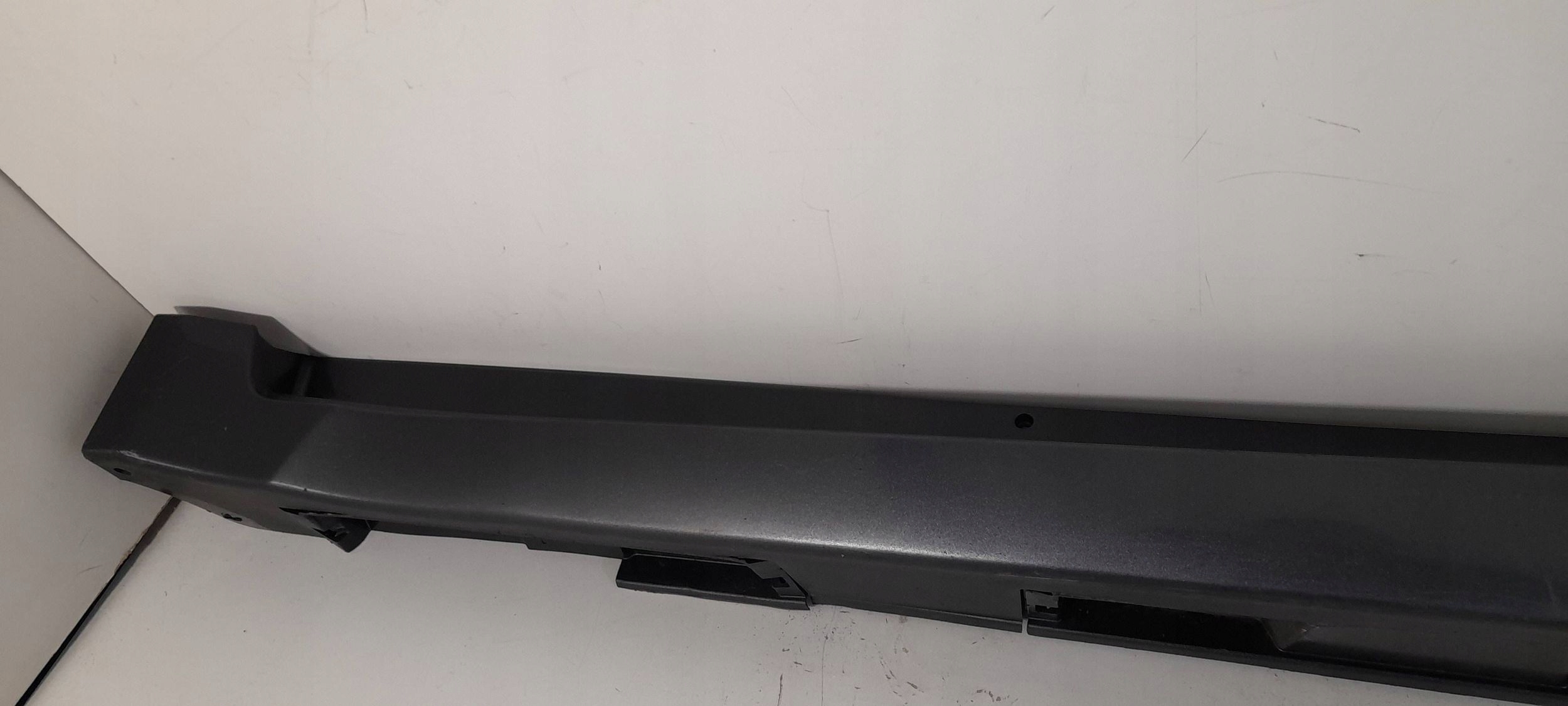 Toyota Avensis T27 moulding threshold left 7586005010 (LS81)