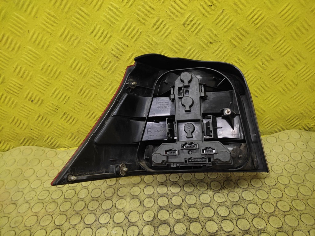 VW GOLF IV light rear part right 1J6945112S