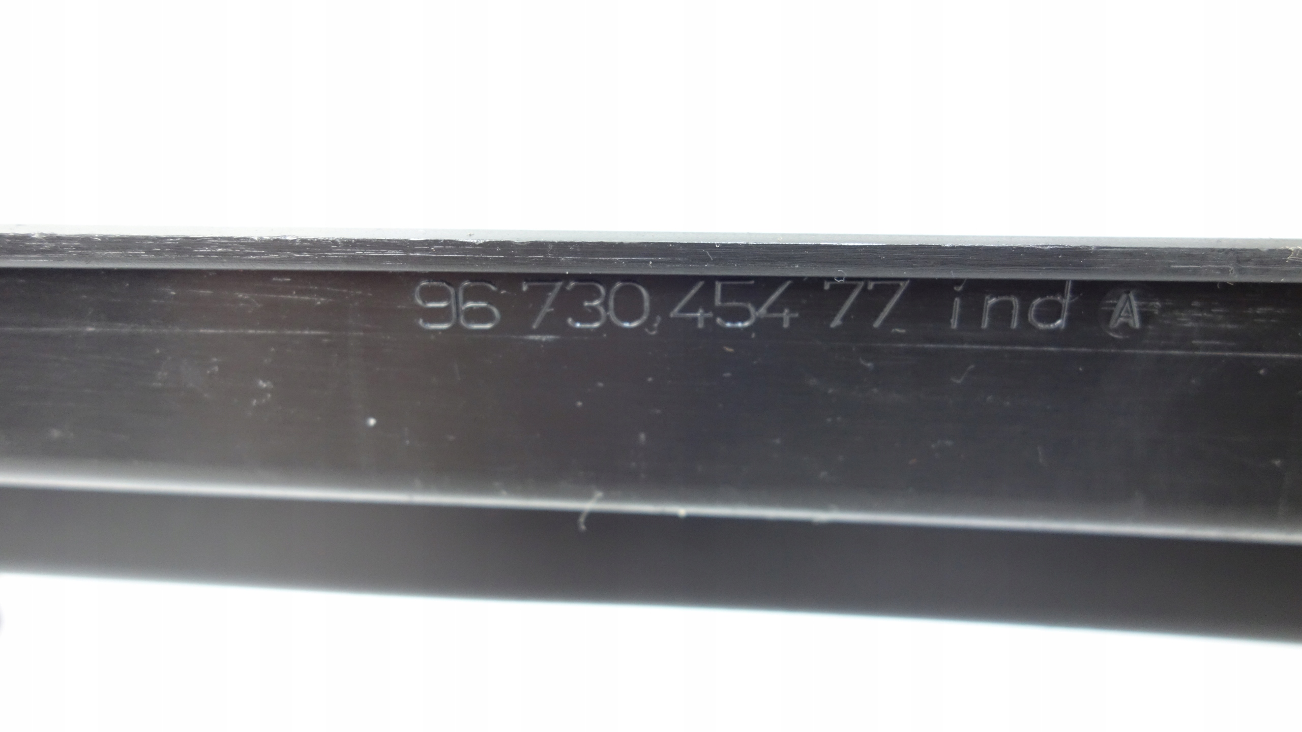 Lüftungsgitter mitte der Stoßstange CITROEN 9673045477