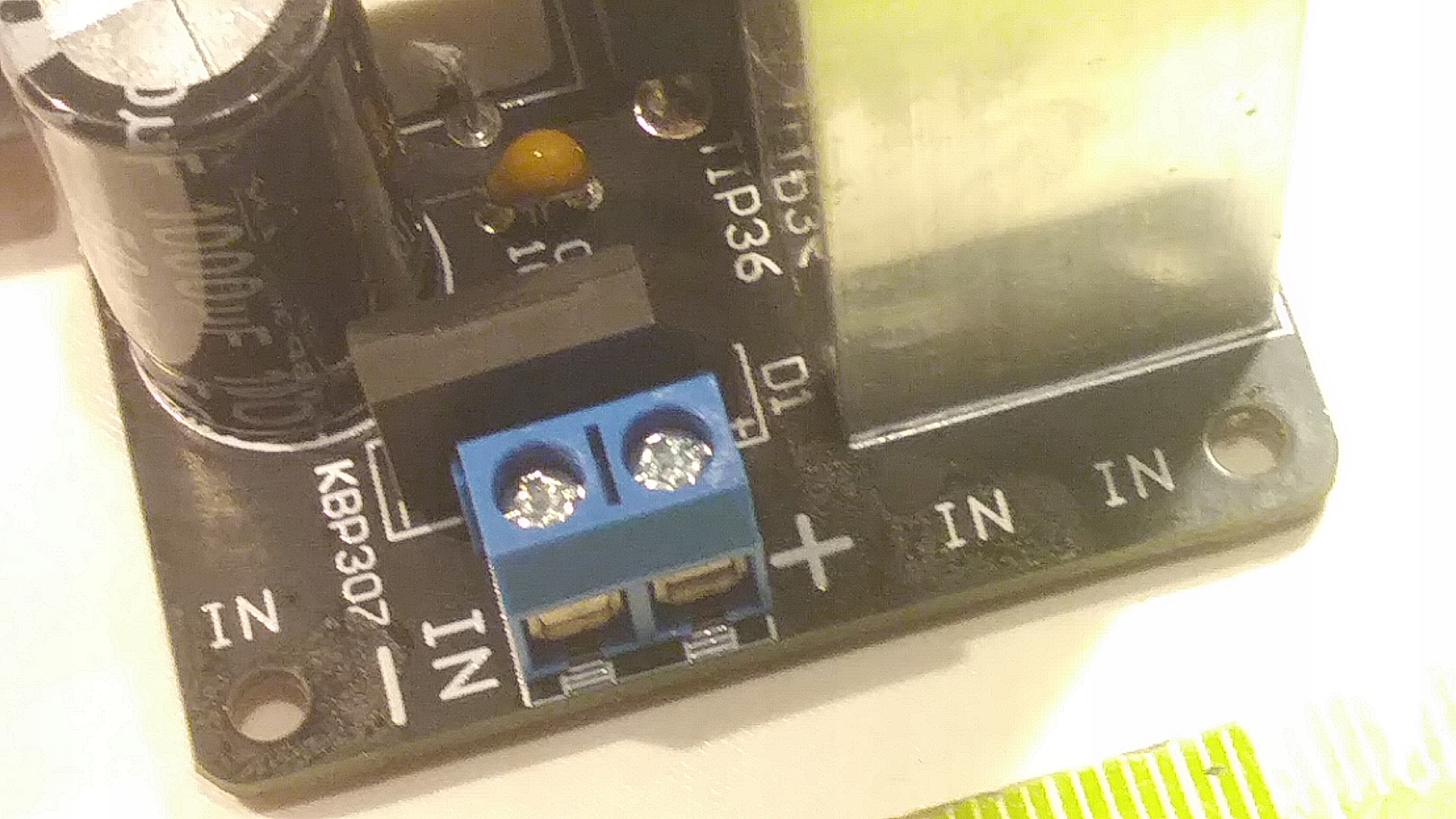 ZASILACZ OBNIŻAJĄCY NAPIĘCIE regulowany LM317 3-35V 3A Z WYŚWIETLACZEM Symbol 012785AKL