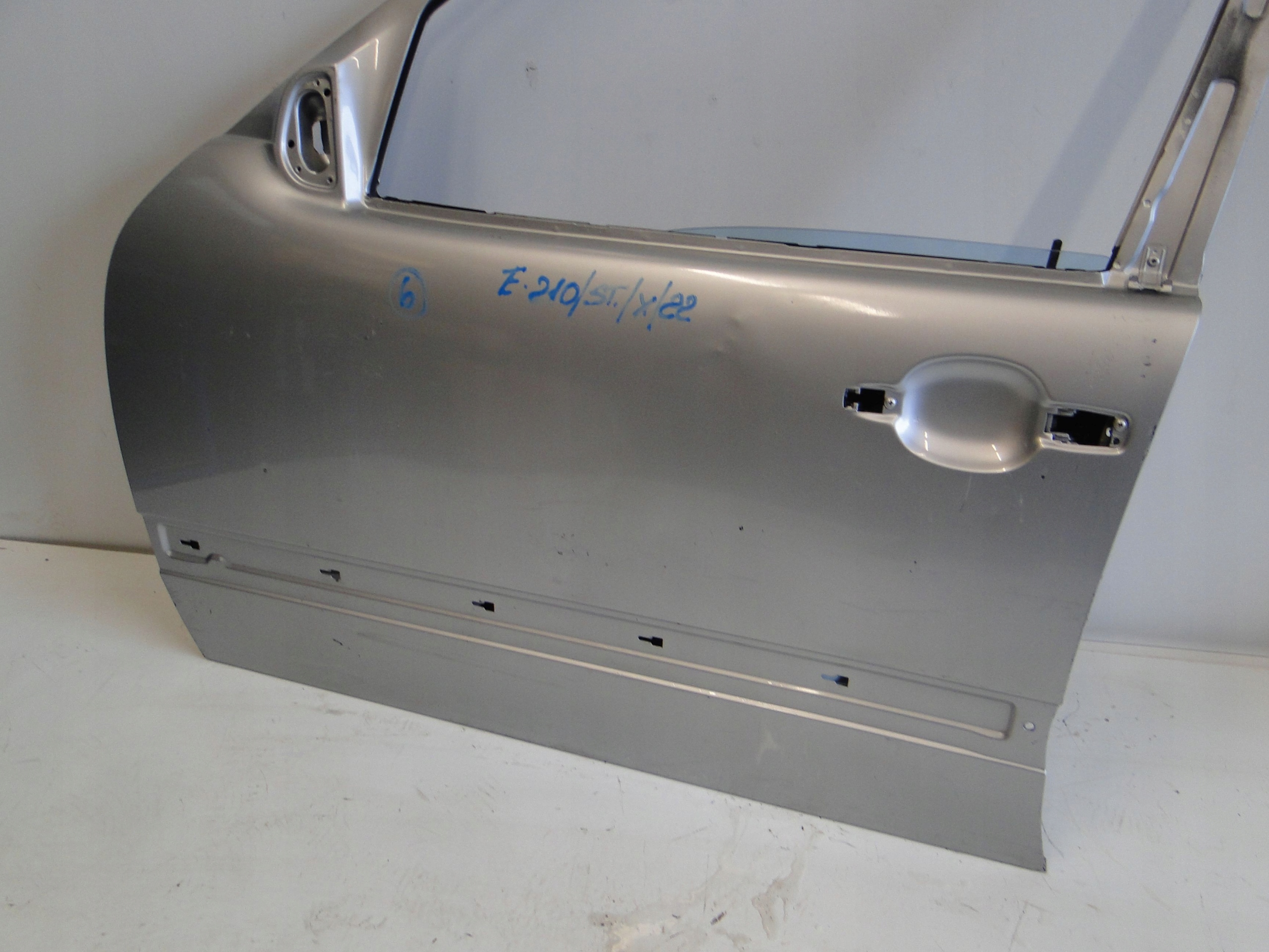 MERCEDES E KLASA 210 W210 DRZWI PRZEDNIE LEWE Numer katalogowy części w210 drzwi przednie lewe