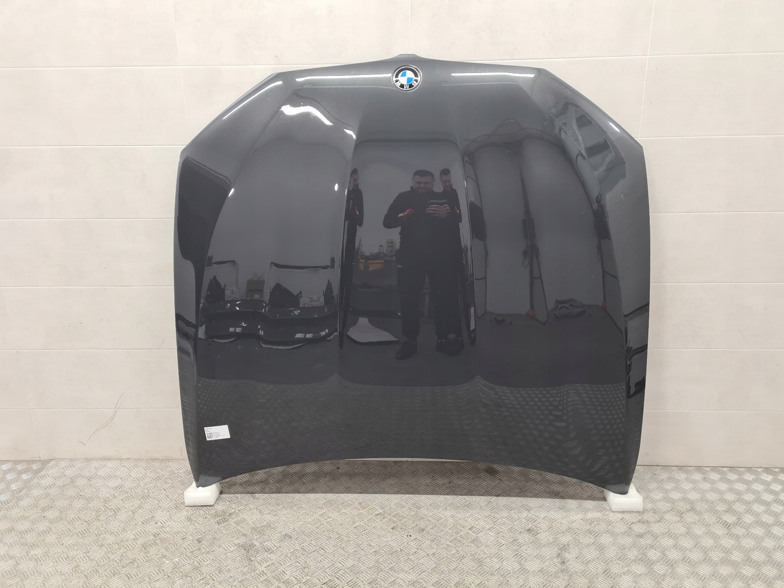 BMW M5 F90 originál bonnet C17