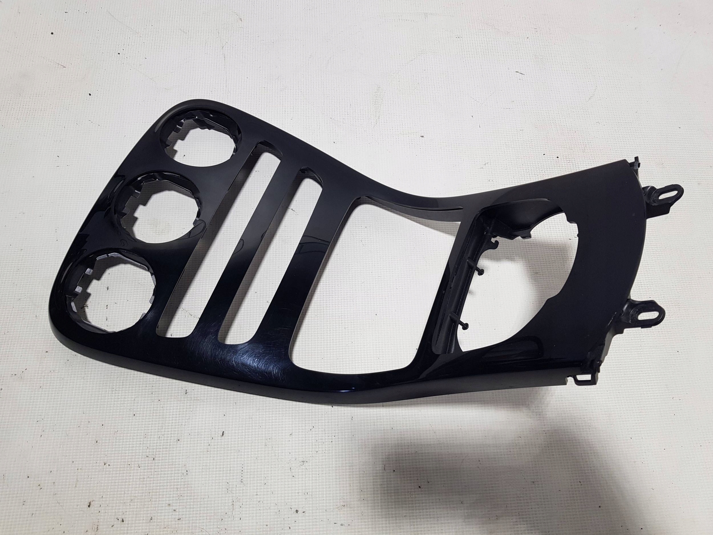 DEKOR PANEL TUNELU frame SRODKOWEGO MERCEDES W205 A2056803905