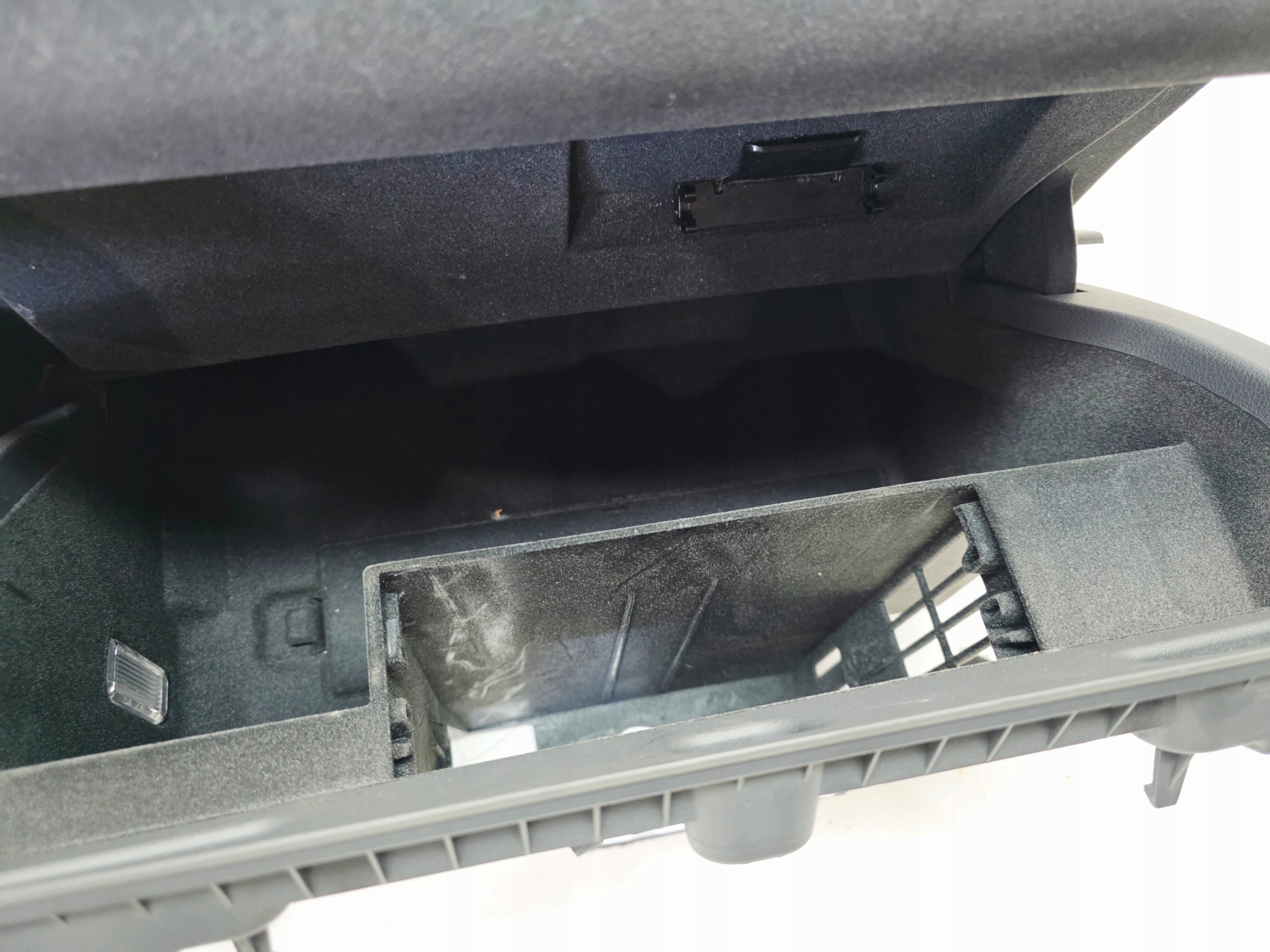 Handschuhfach des Beifahrers AUDI A3 8V 8V1857035A 6PS