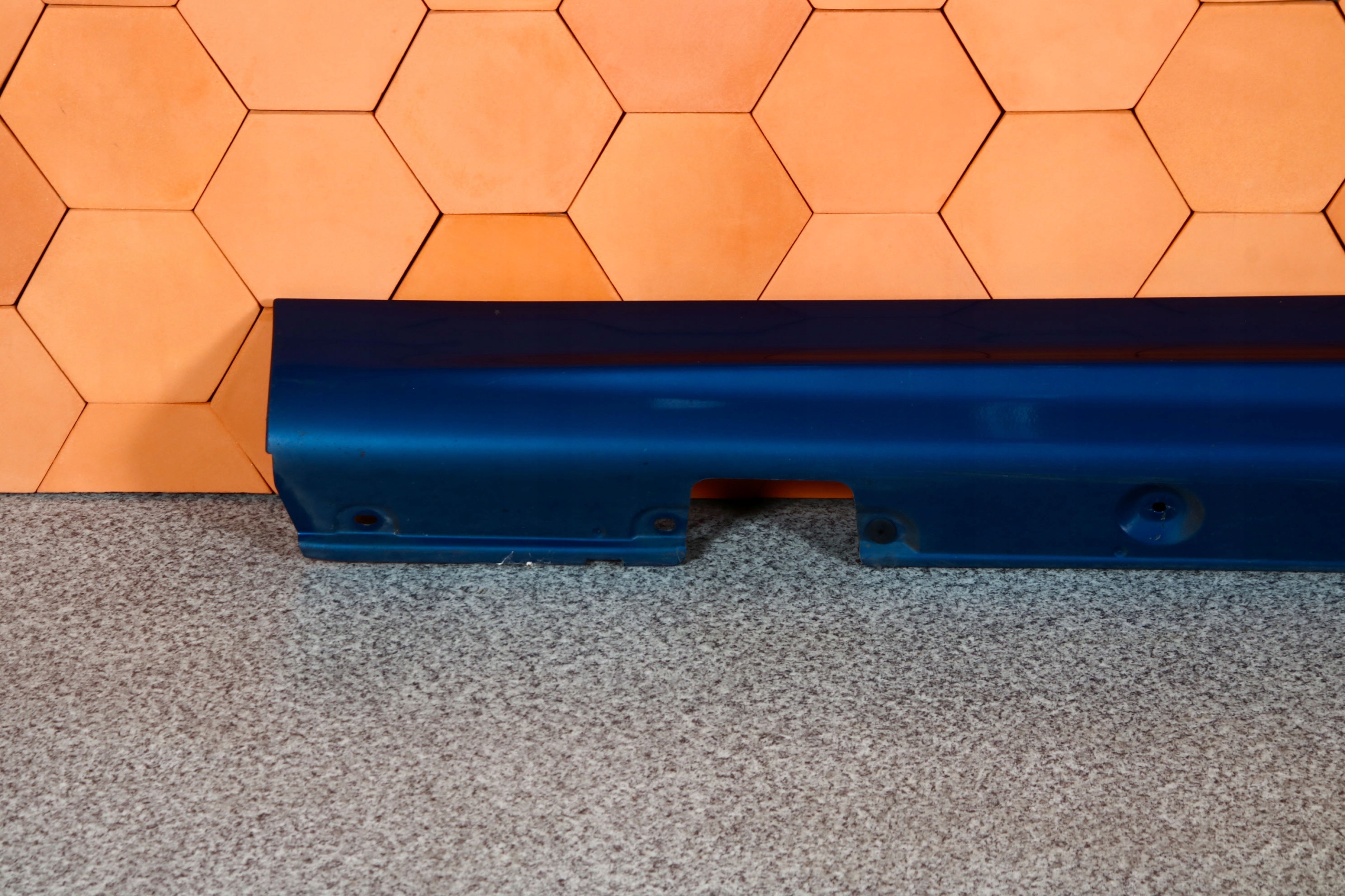 BMW E46 sedan KOMBI moulding threshold left 8209755