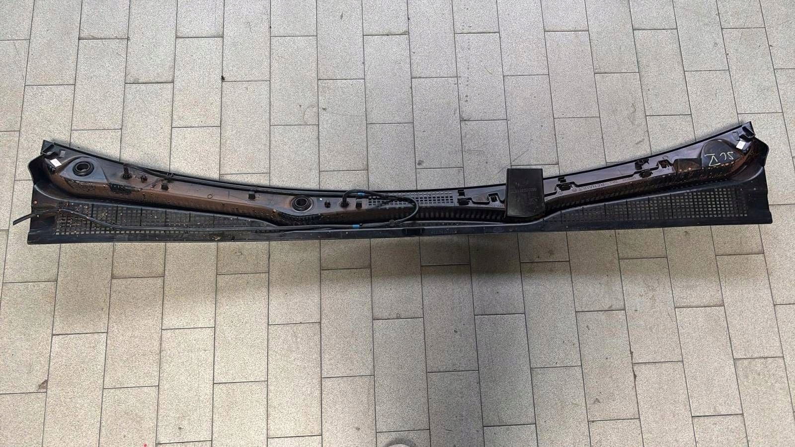 torpedo front Renault Scenic E-Tech V 668122278R 668532361R as new!