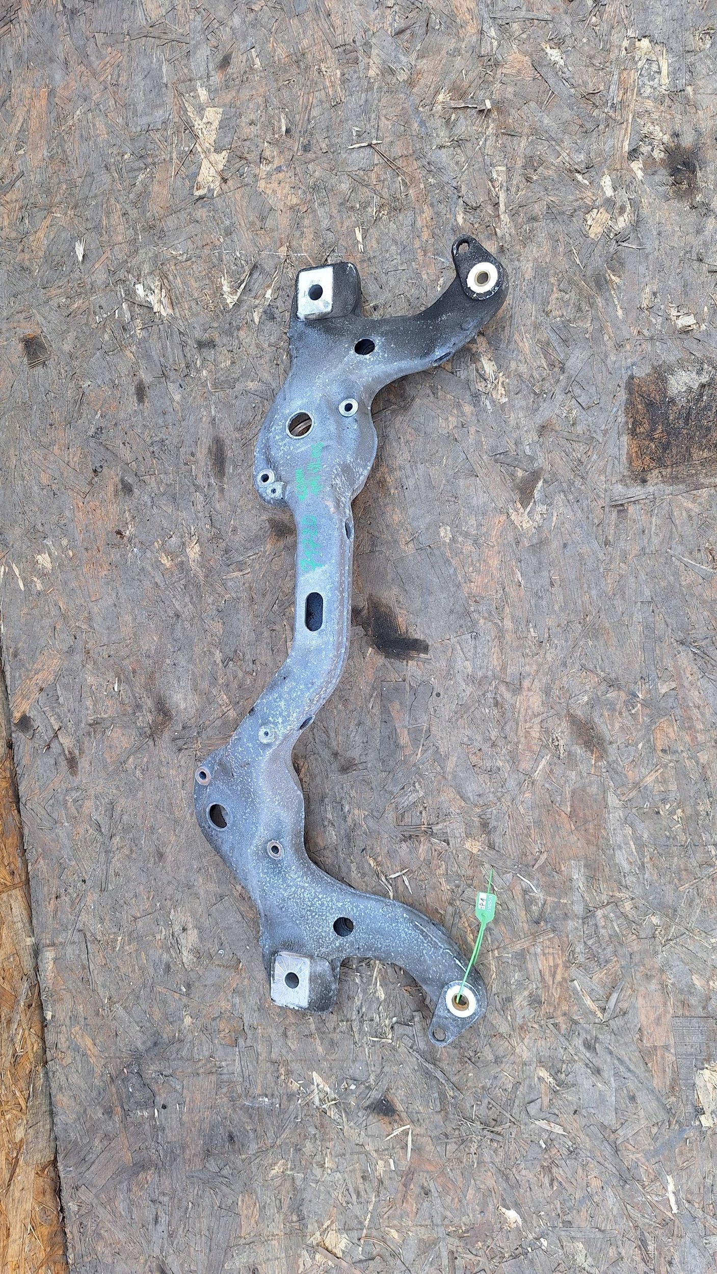sider engine mount 94837530903 PORSCHE CAYENNE S and 7L LIFT 4.8B