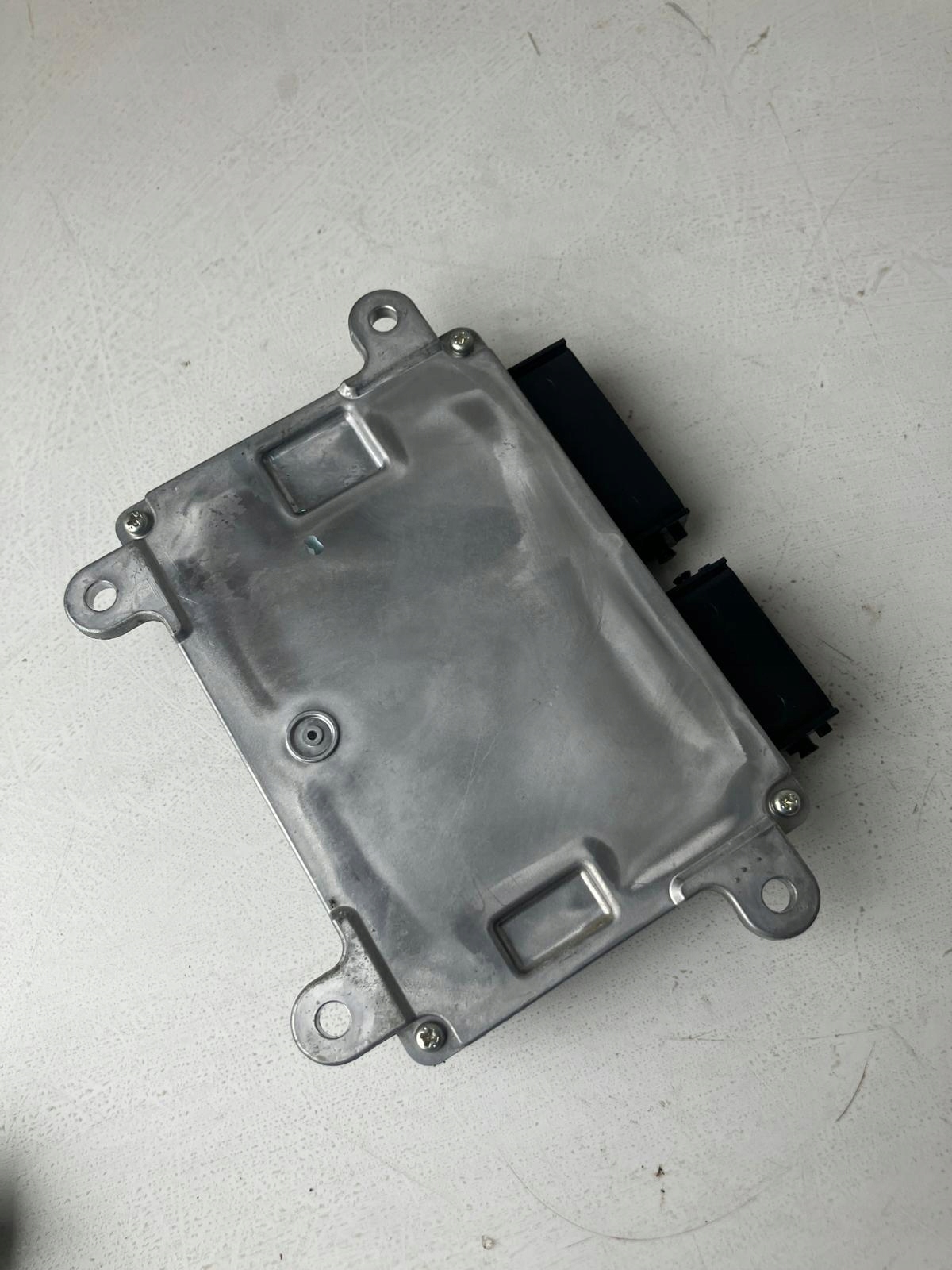 computer Motore MITSUBISHI ECLIPSE CROSS 2.4B HYBRID 1860D696 E6T88172H