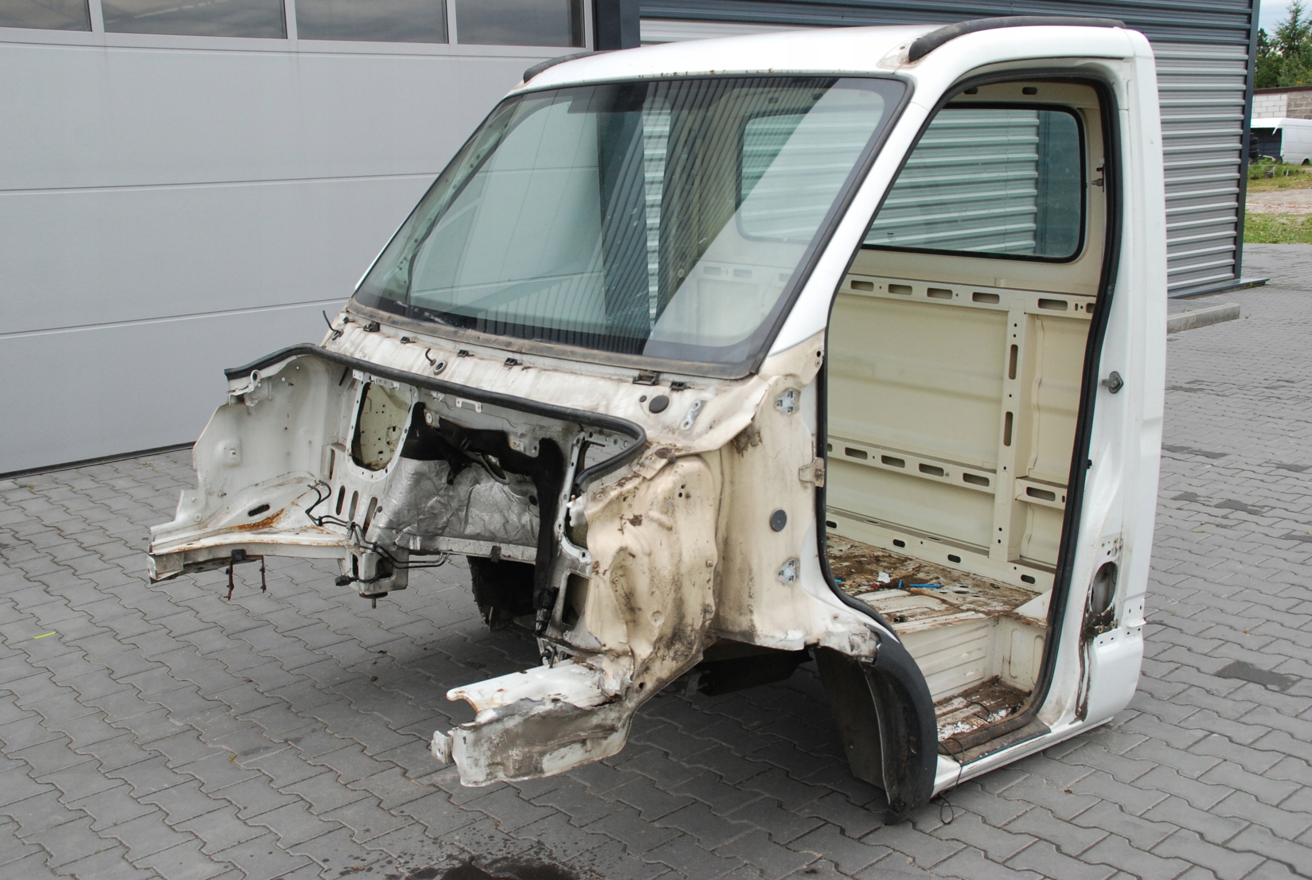 KABINA IVECO DAILY 14R 06 - 14R