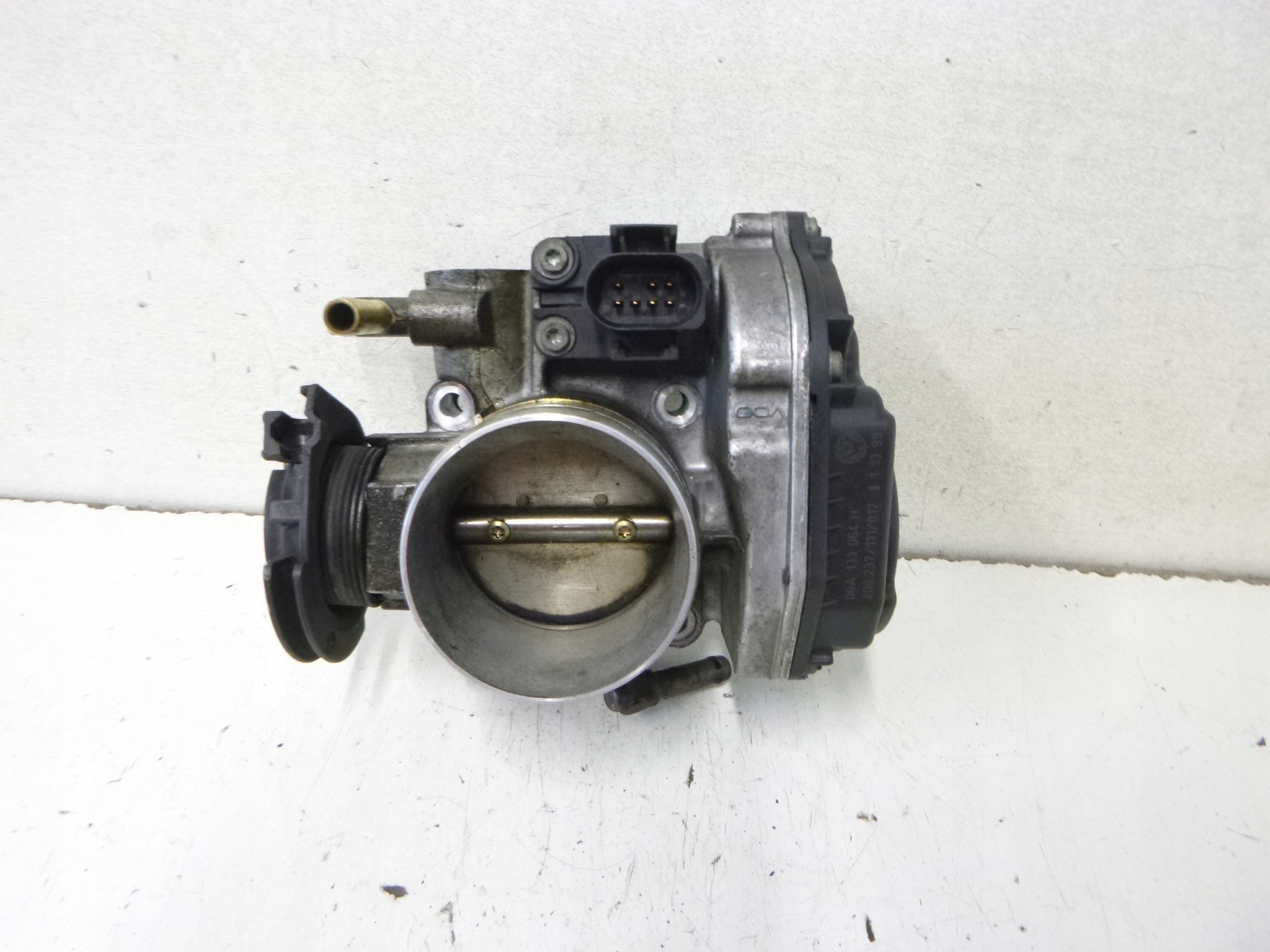 Valvola a farfalla Skoda Octavia 2.0 AQY 2000r. 06A133064H