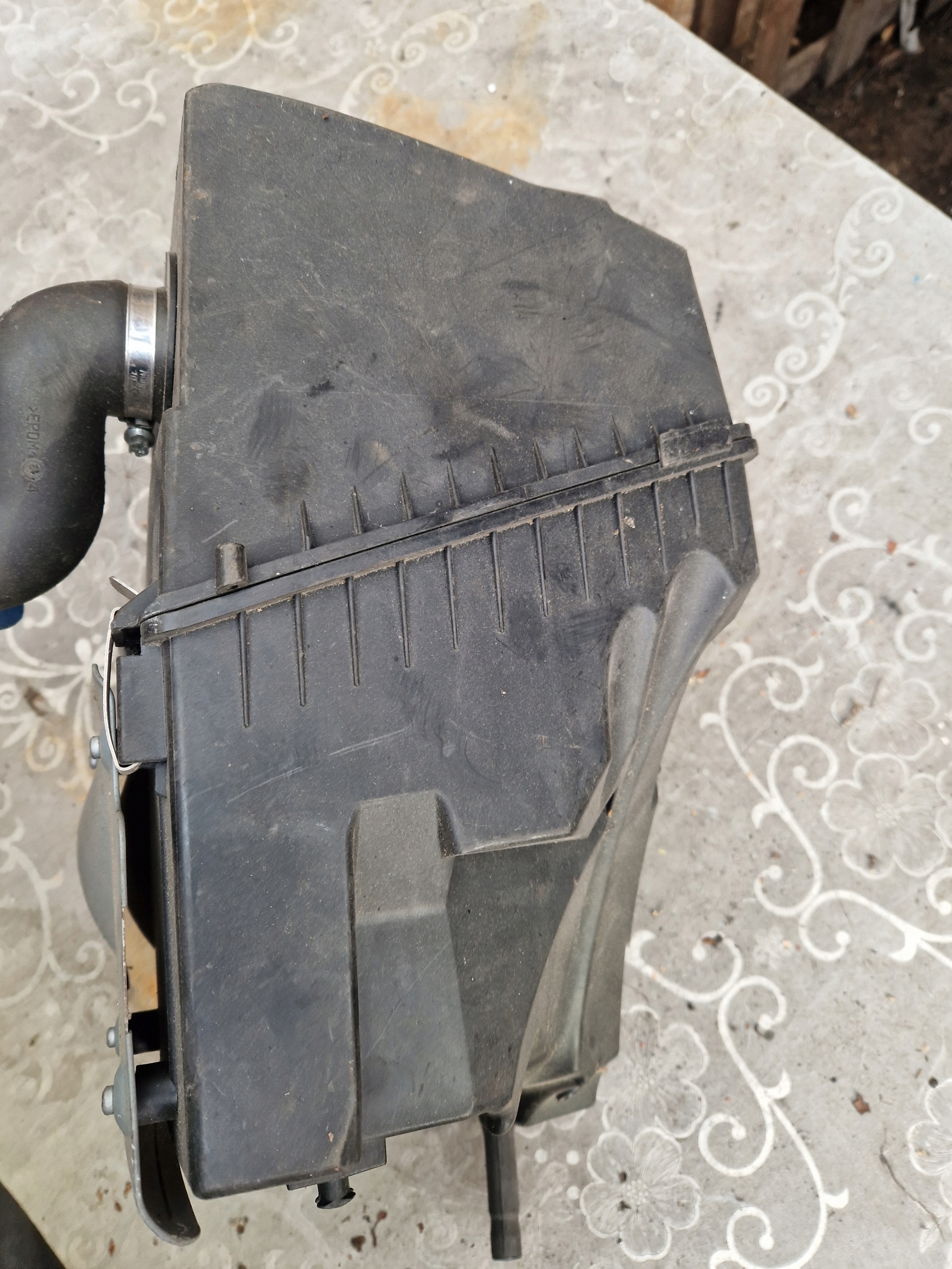 Gehäuse filter luft AUDI A6 C6 2.0 TFSI 4F0133835M 4F0000183A