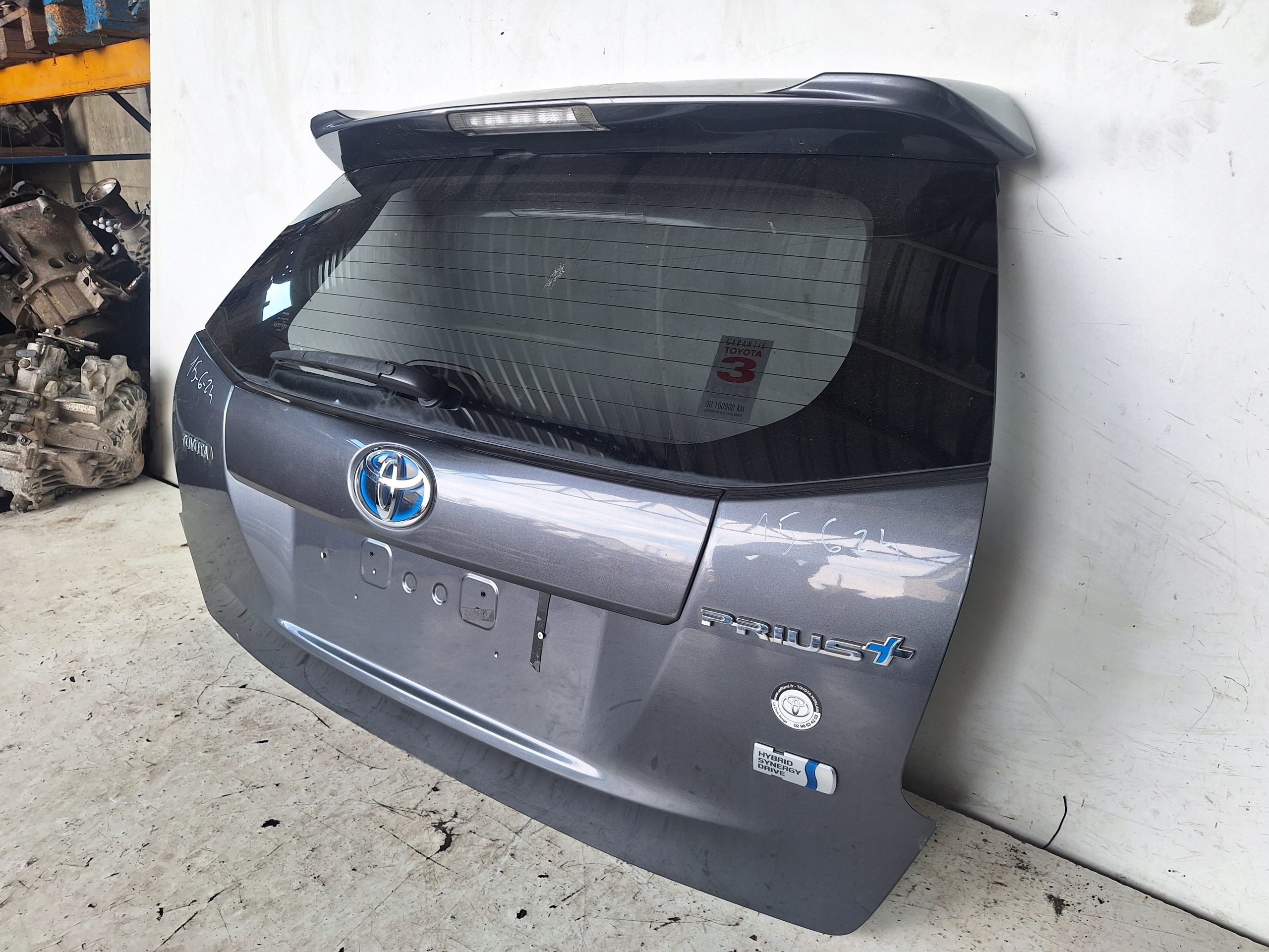 TOYOTA PRIUS + 12-15 boot door 1G3