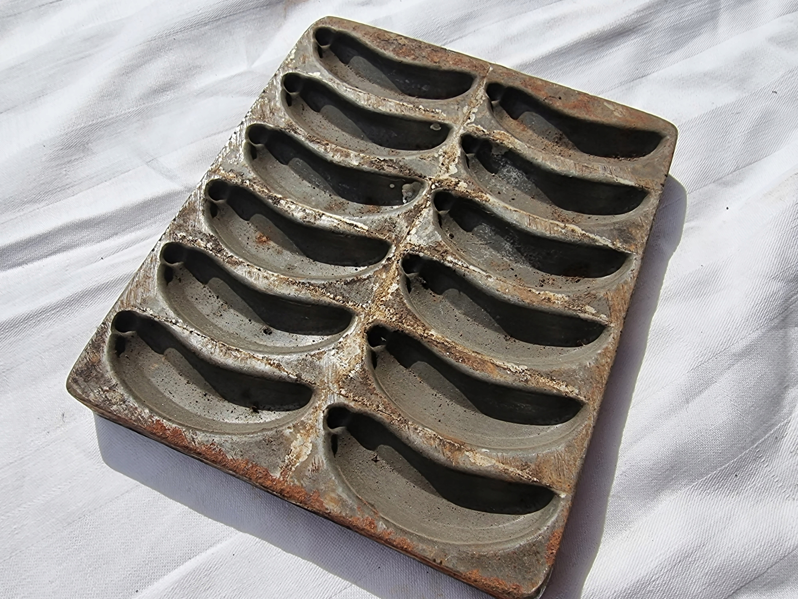 Przedwojenna forma do czekolady banany