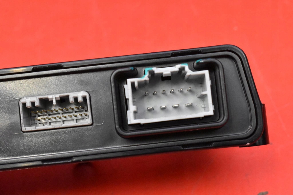 Bedienteil modul Bremse POSTOJOWEGO 1007618-00-E TESLA MODEL S 12-20