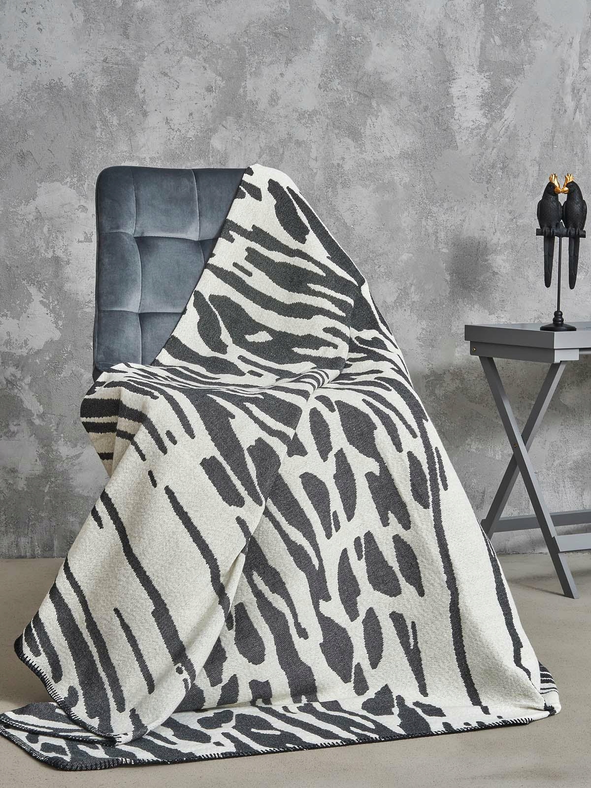 Přehoz pléd 165x200 Zebra černá bílá deka zakončená háčkováním