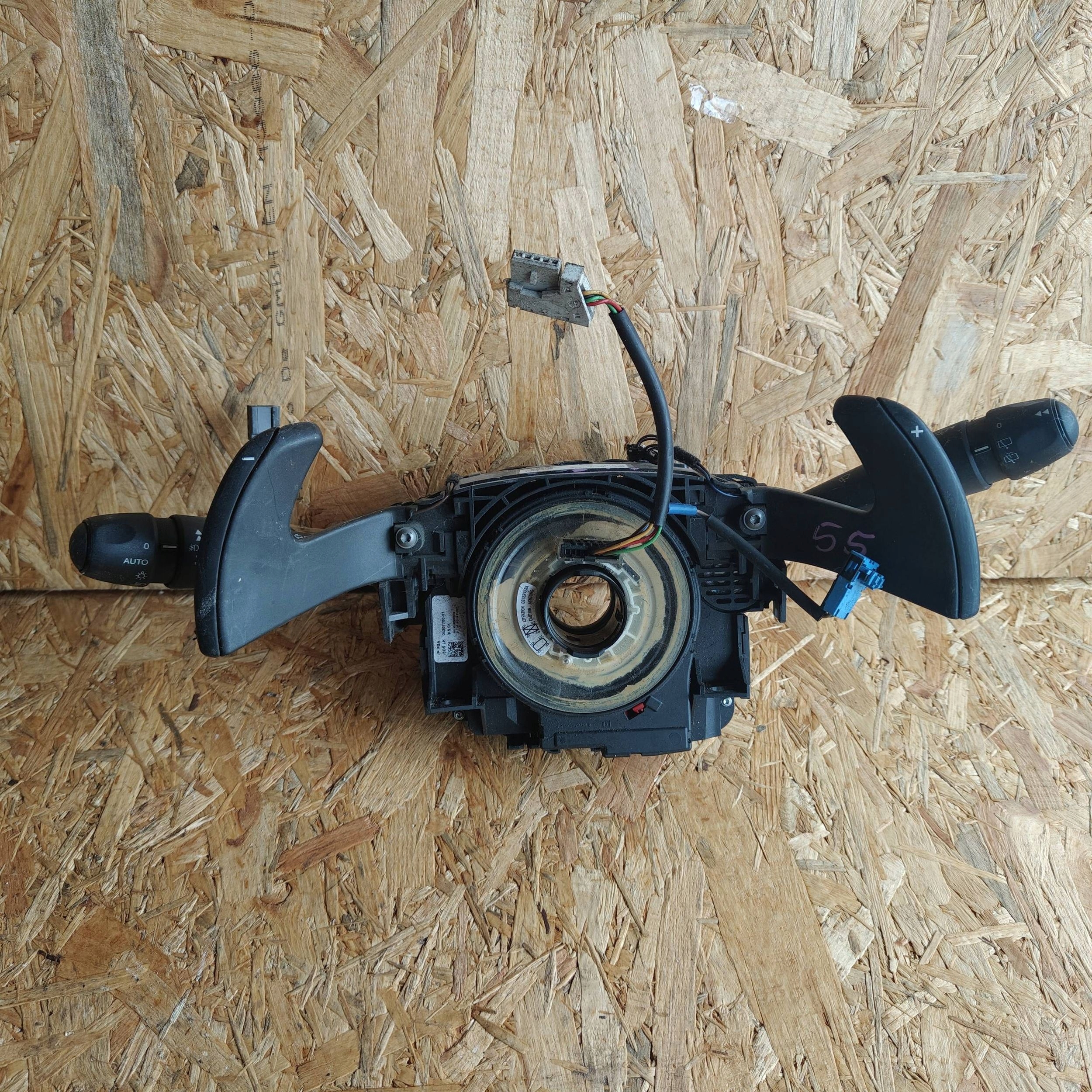 commande levier commodo sous volant Citroen C4 Cactus 98046105ZD