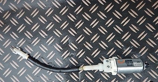 19811981TFGUKJL - LEXUS LS600H LS LS460 L МОТОР ПЕРЕДНЬОГО СИДІННЯ R