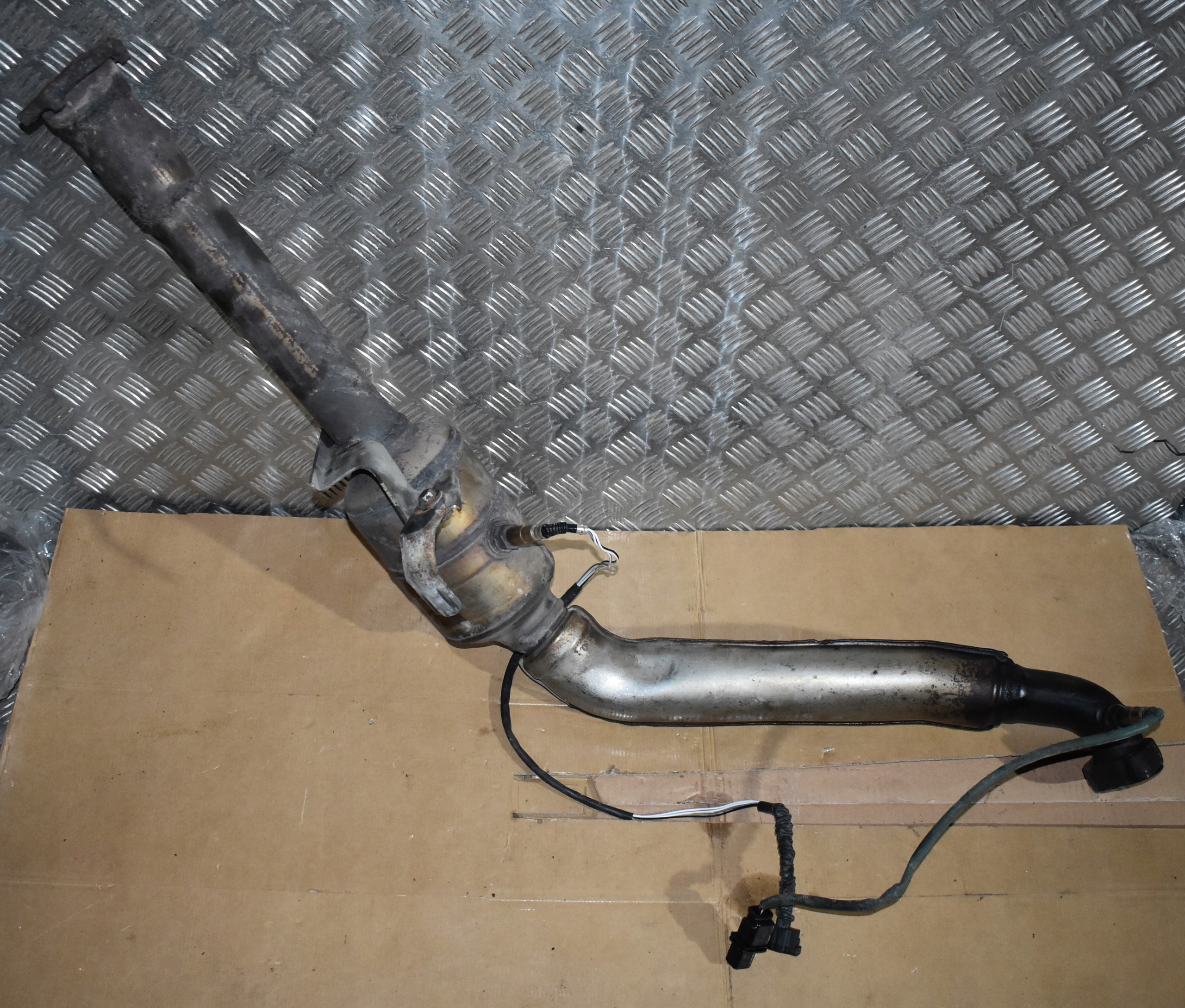 IDEALNY catalyst MERCEDES W463 G500 1