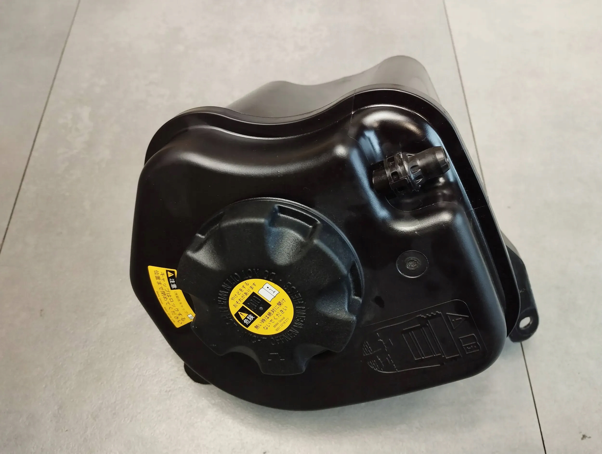 BMW X5 F15 Réservoir eau 7647290