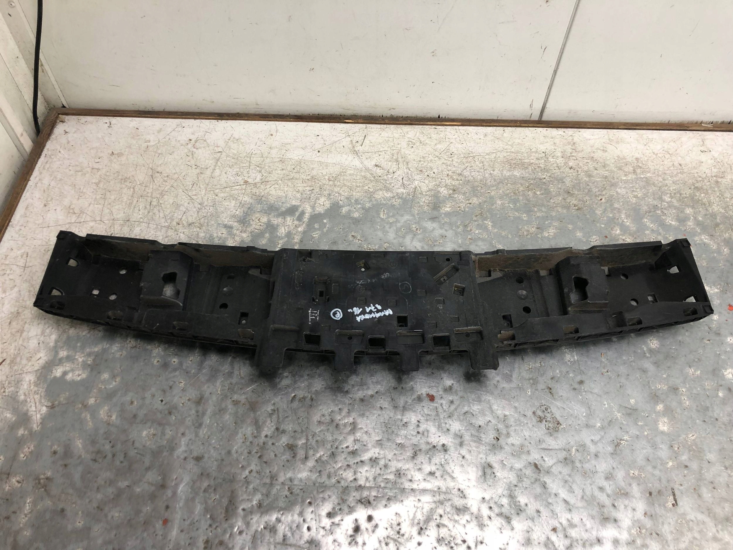Support plaque SPOJLERA du capot PORSCHE PANAMERA 971 971827934A