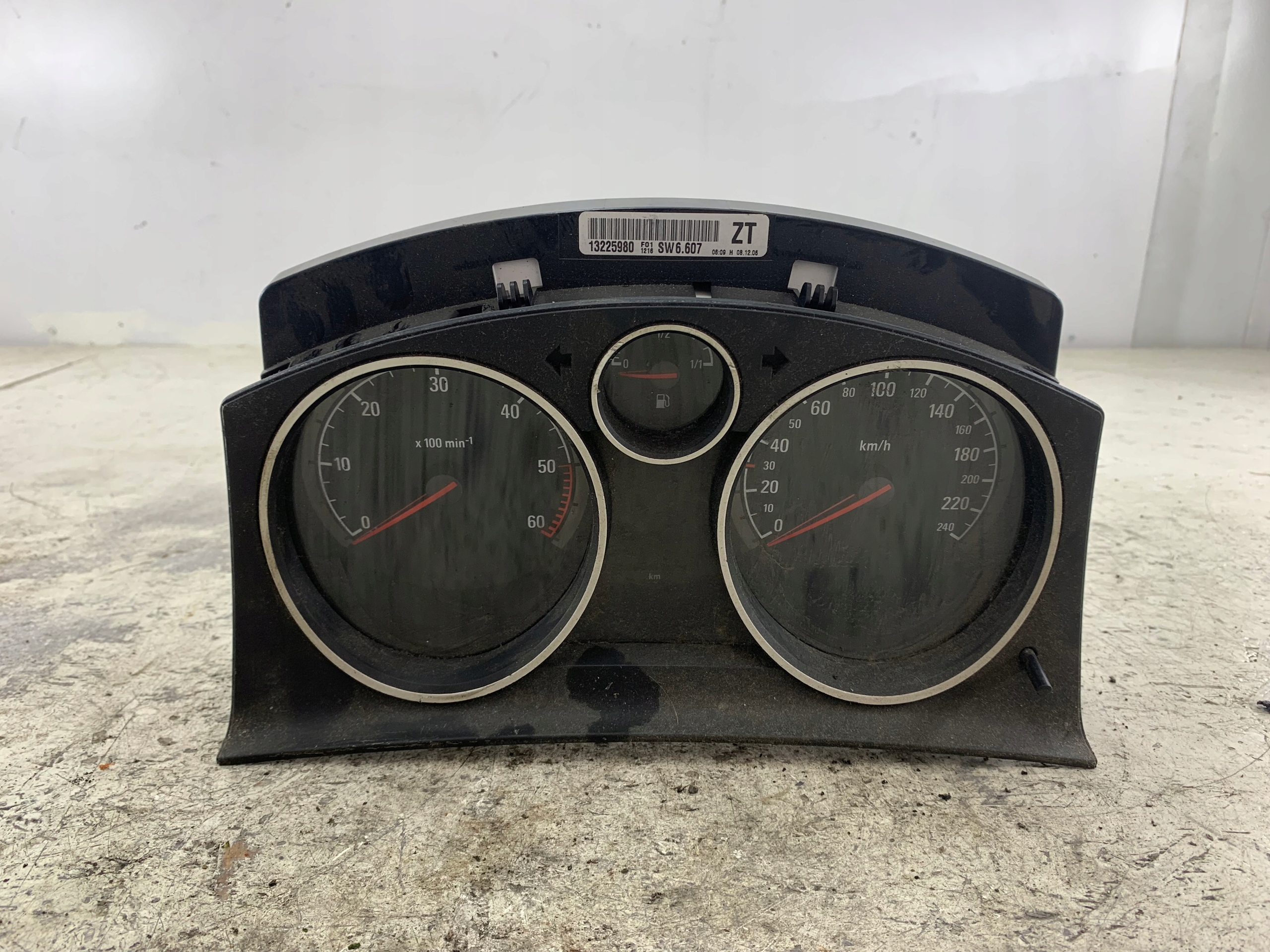 OPEL ZAFIRA B ASTRA H 1.9 CDTI dials dials 13225980