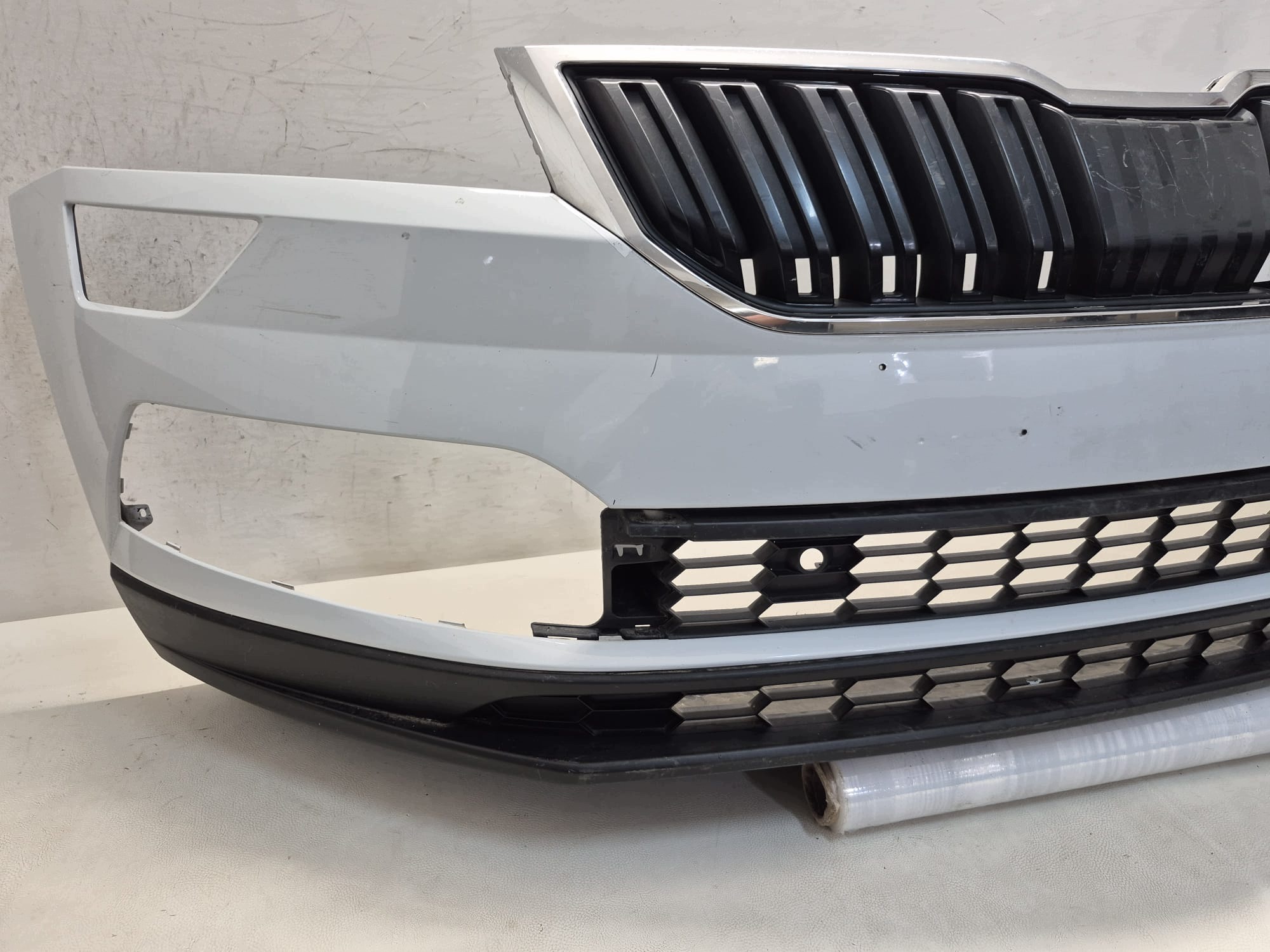 SKODA KAROQ 57A 17- bumper front front PDC 57A807221