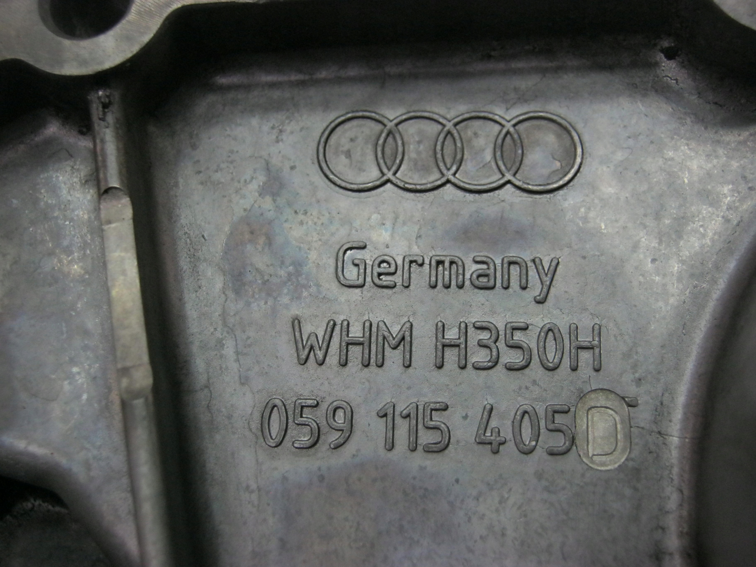 oil filter holder VW AUDI 2.5 TDI 059115405D