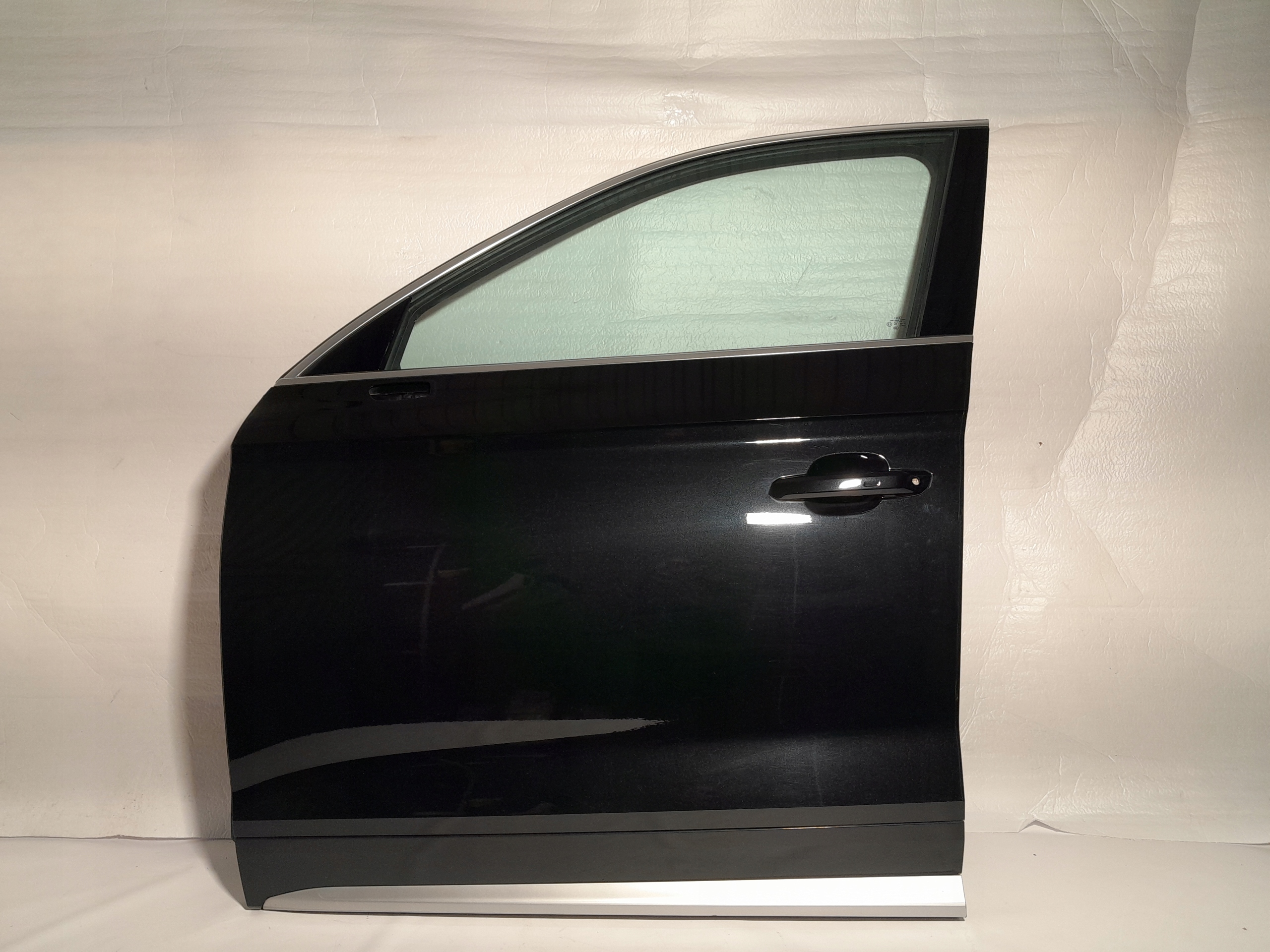 AUDI Q5 II 80A DRZWI LEWY PRZÓD LY9T Numer katalogowy części AUDI Q5 II 80A DRZWI LEWY TYŁ LY9T X