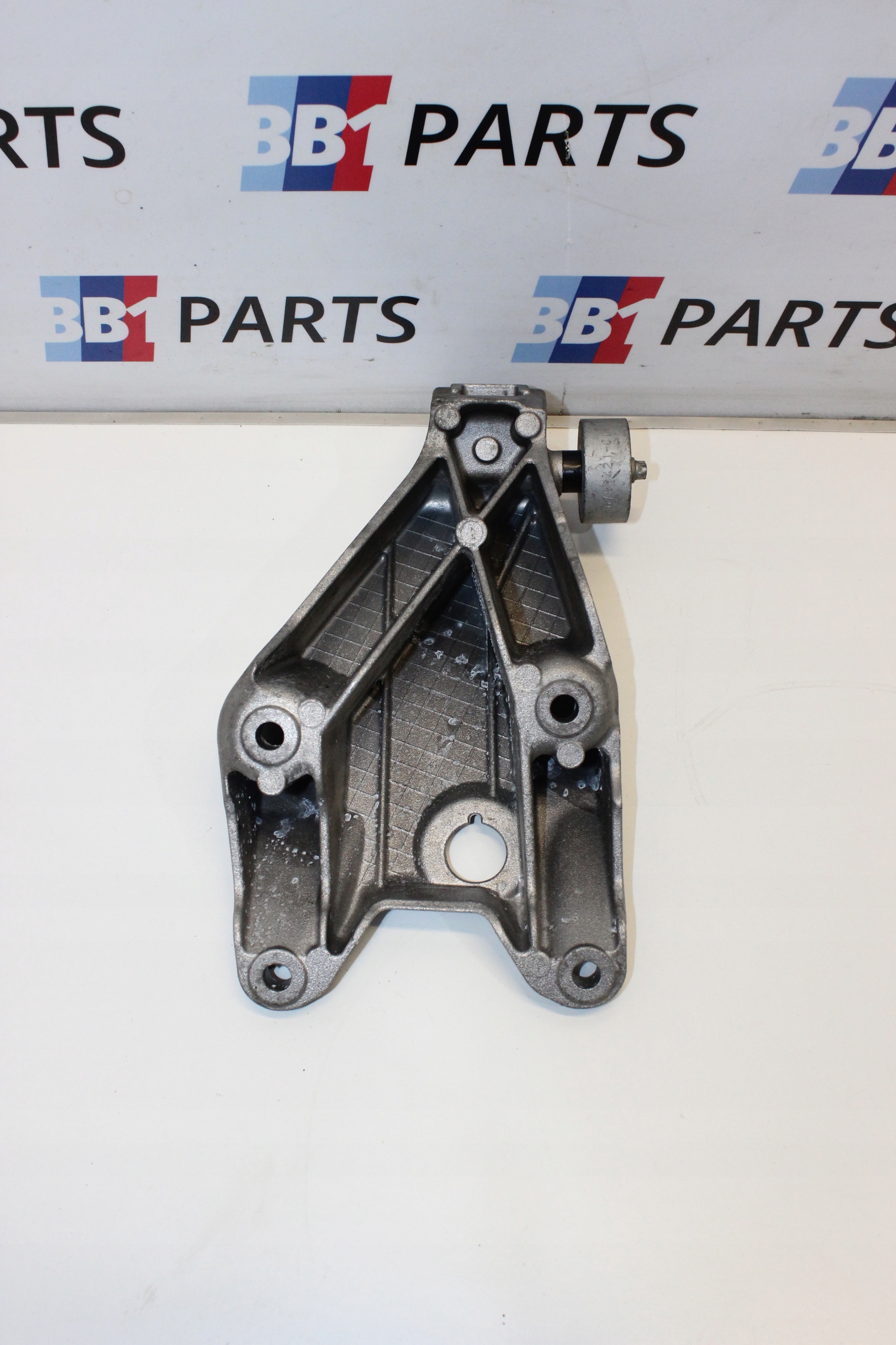 BMW F10 holder engine mount left 535D XD 6781227