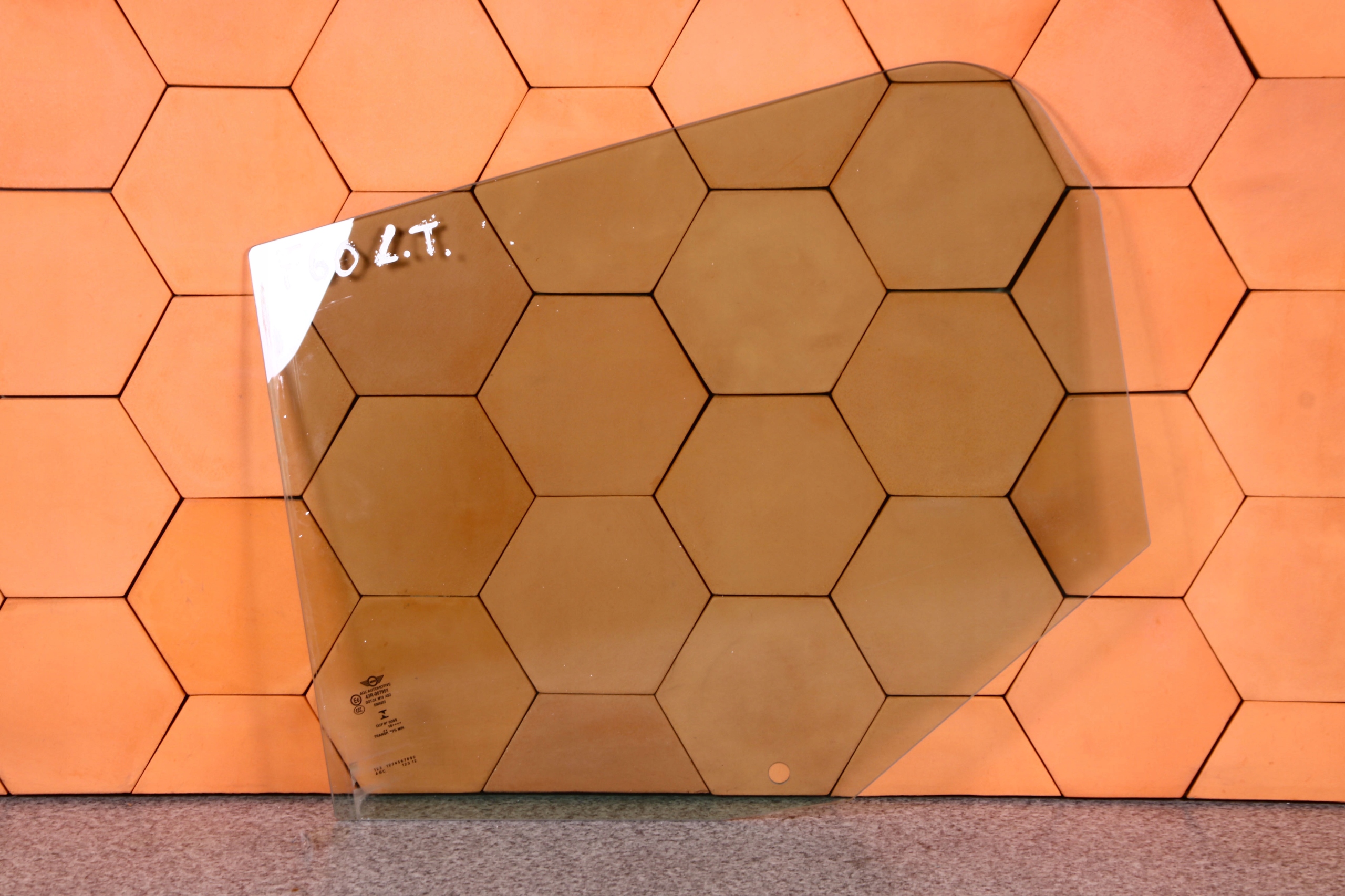 MINI F60 SZYBA BOCZNA DRZWI LEWY TYŁ 2018 r.