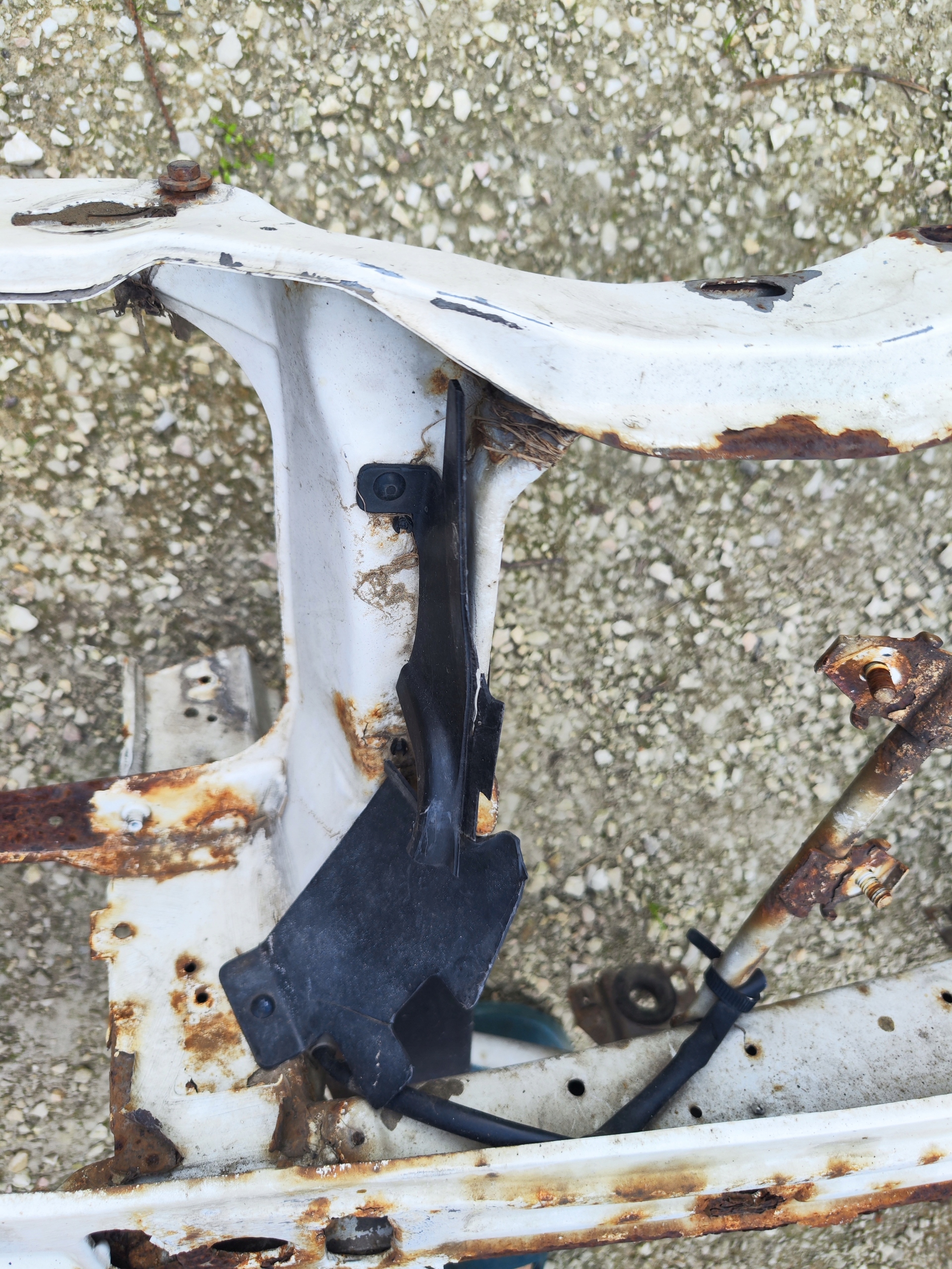 mercedes w124 support panel for radiators pillar of a bumper front