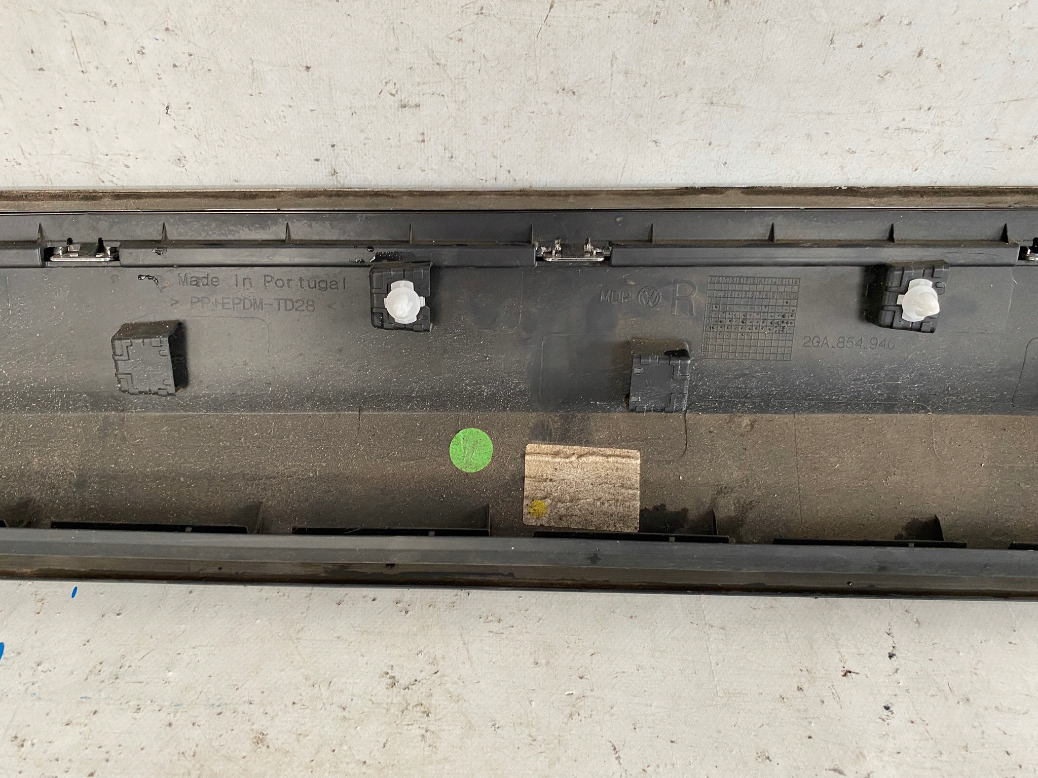 VW T-ROC 2GA 17- moulding door CHROM right front 2GA854940