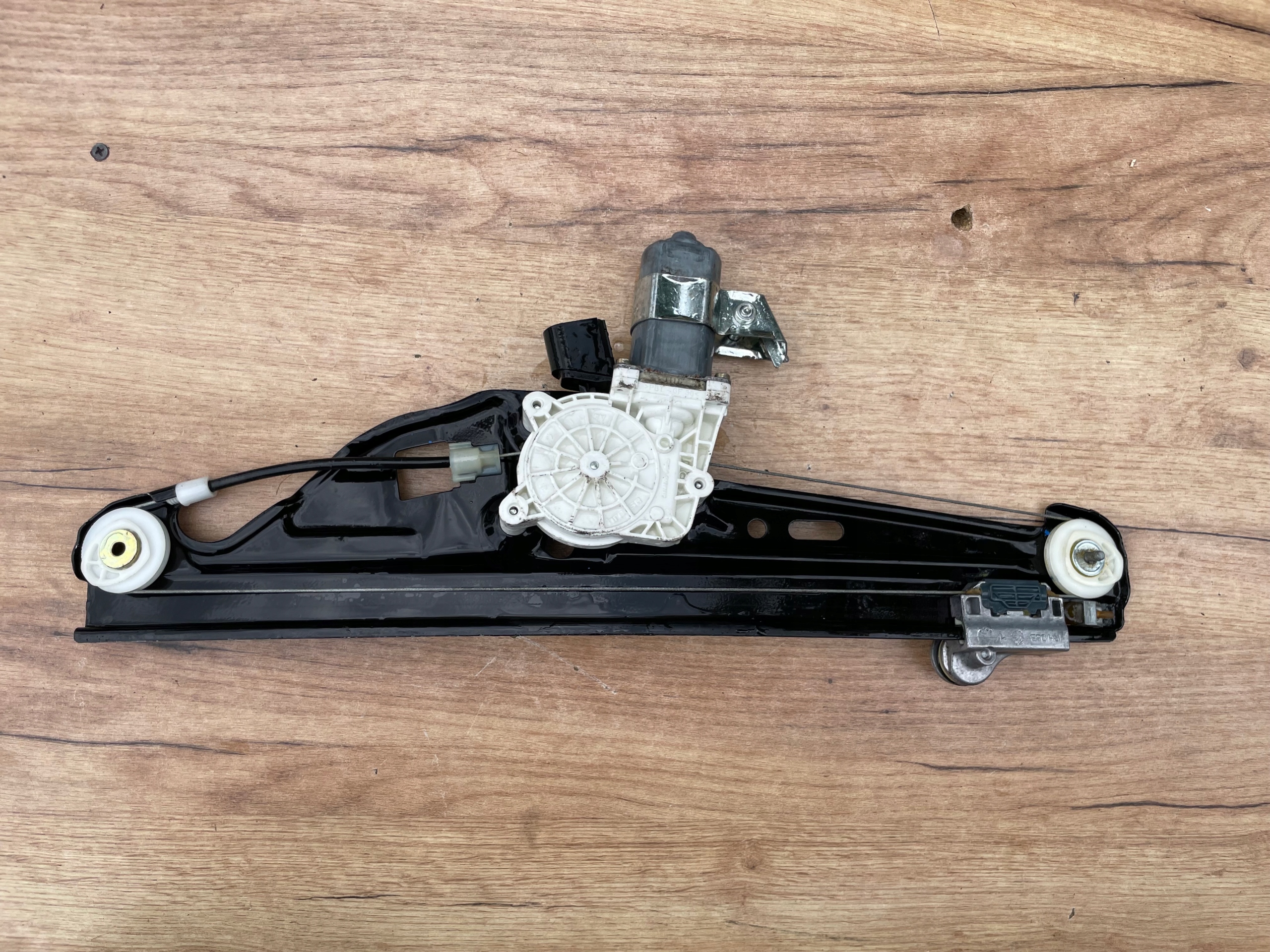 BMW E60 E61 window regulator mechanism right rear part