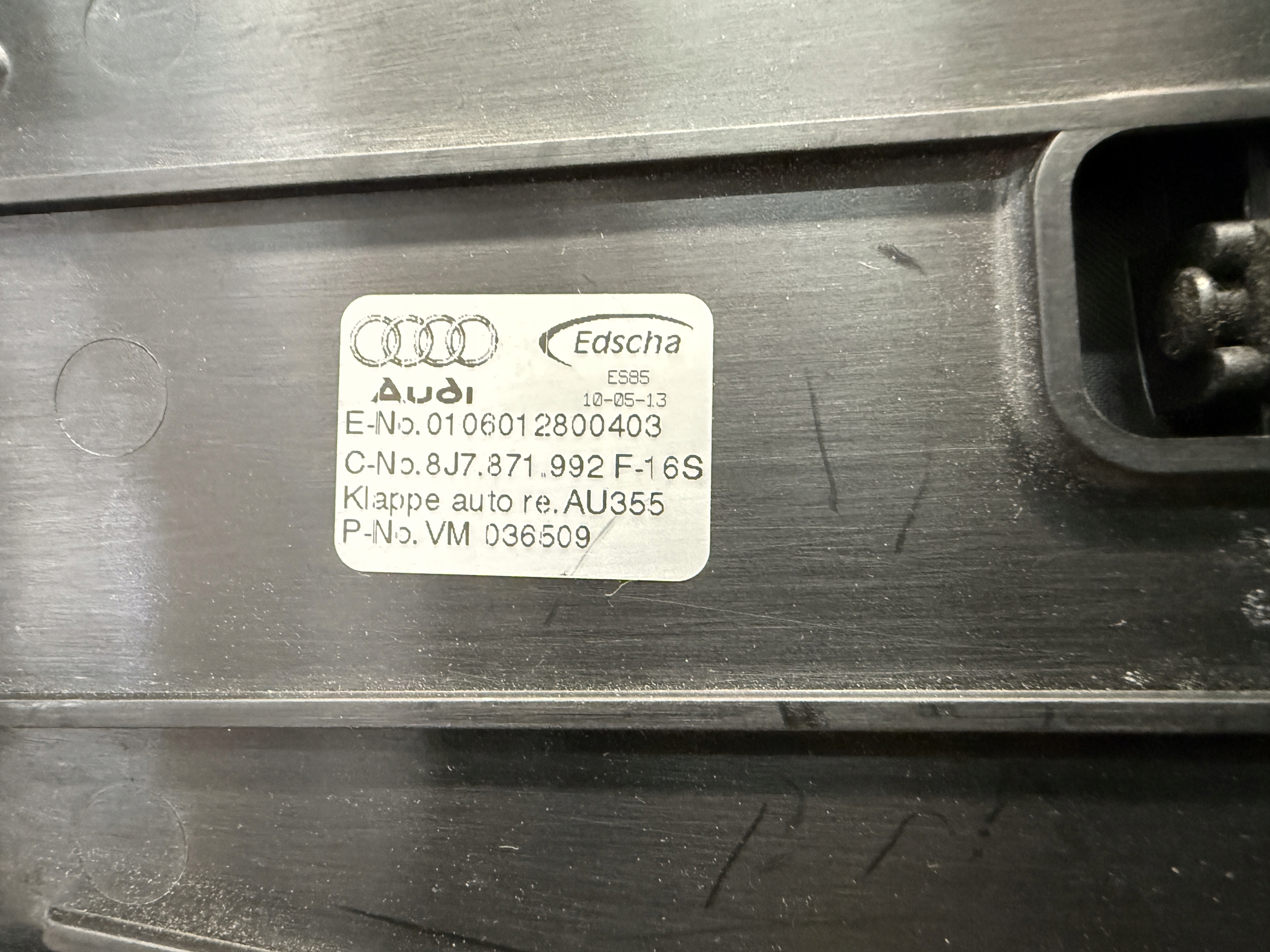 AUDI TT 8J CABRIO engine NASTAWCZY bonnet roofs right 8J0959311A