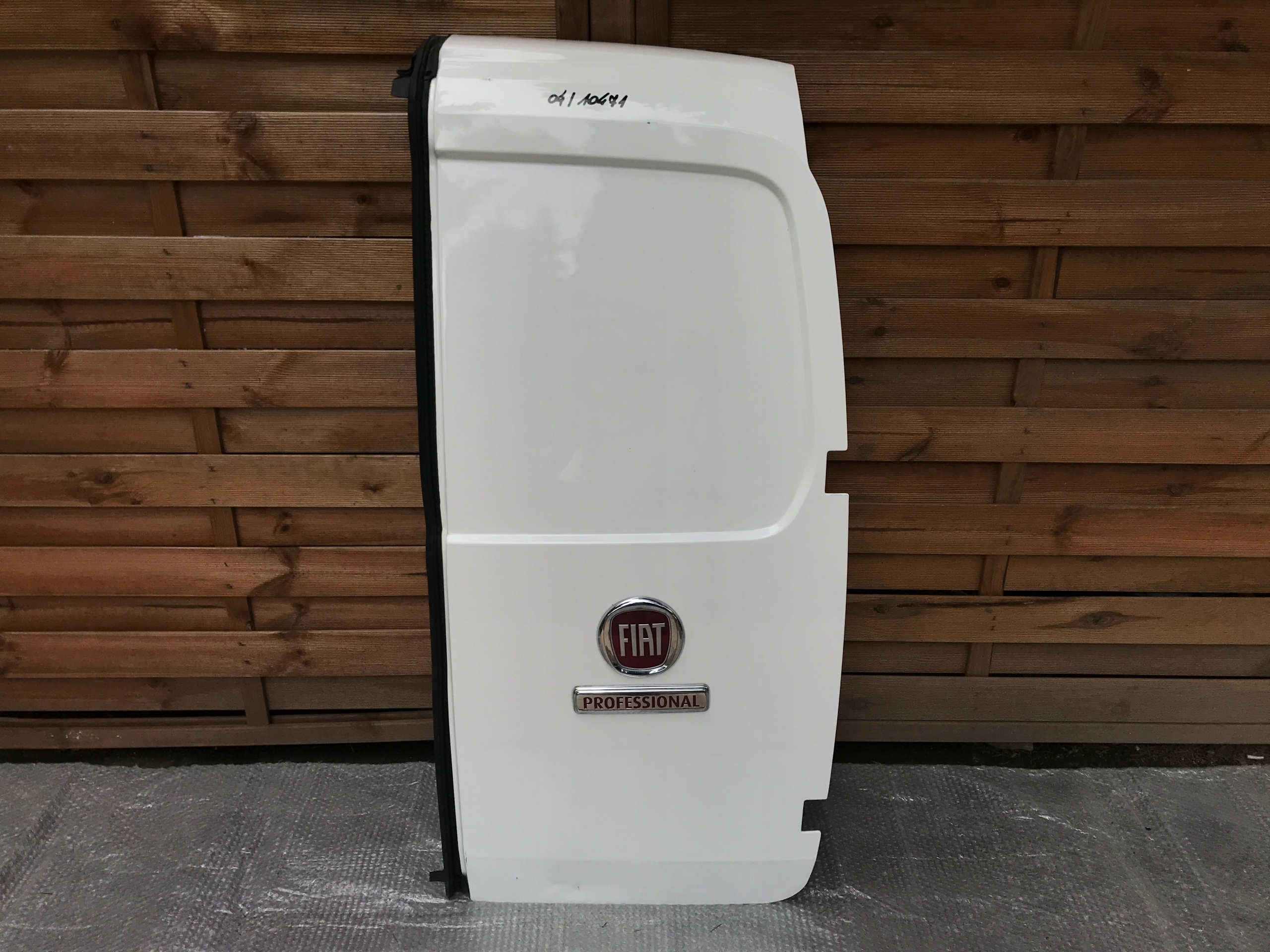 FIAT FIORINO NEMO BIPPER QUBO PRAWE DRZWI TYŁ 08-