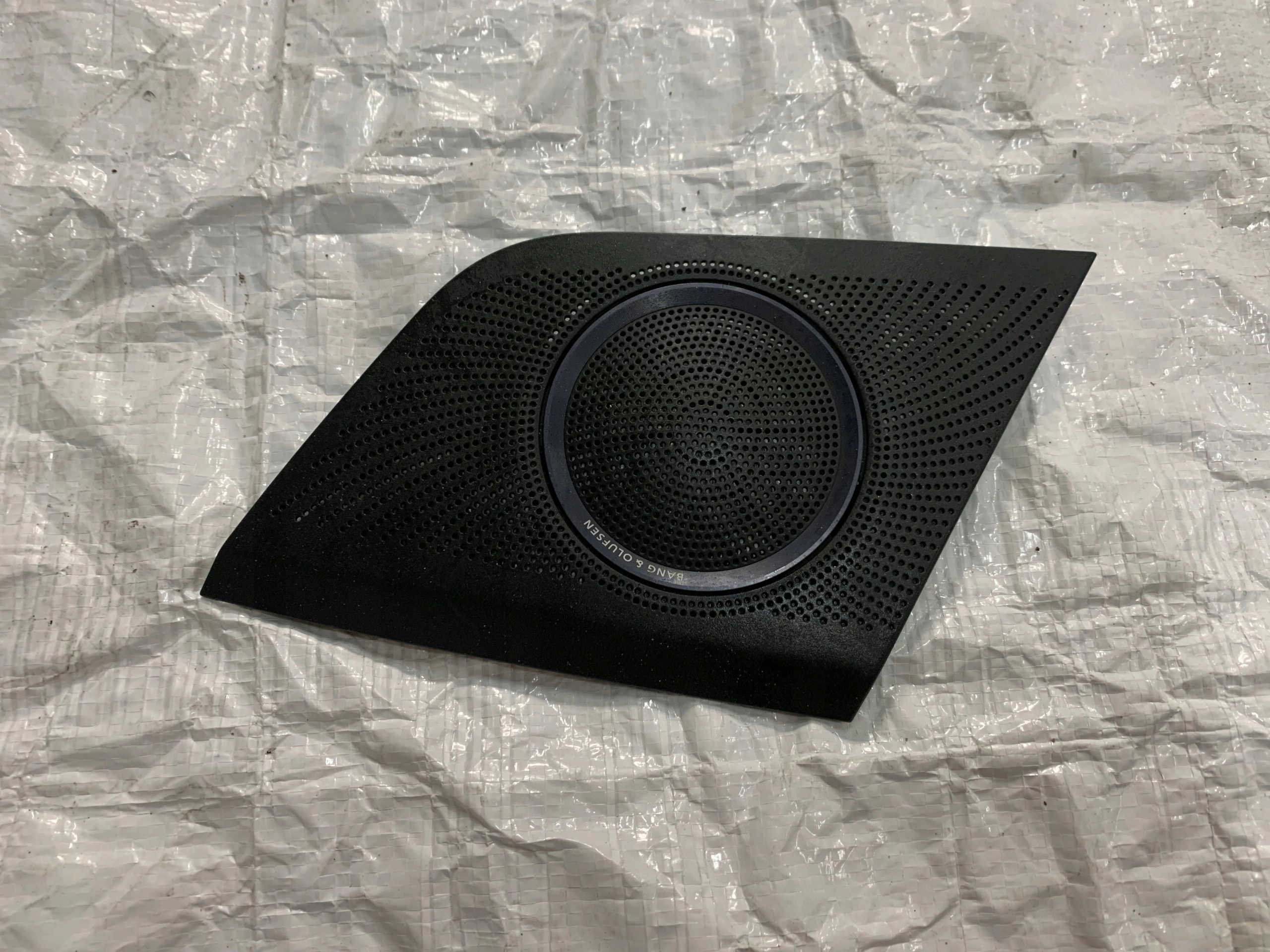Blenda Osłona Głośnika Bang&Olufsen 8T0857227A